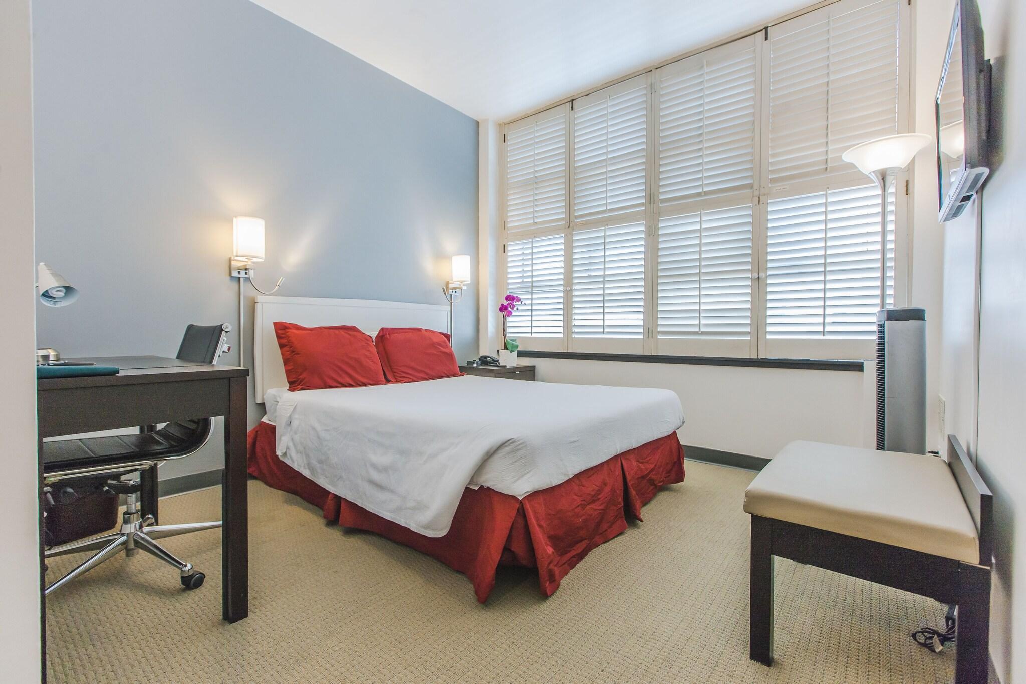 Double Deluxe Queen Bed