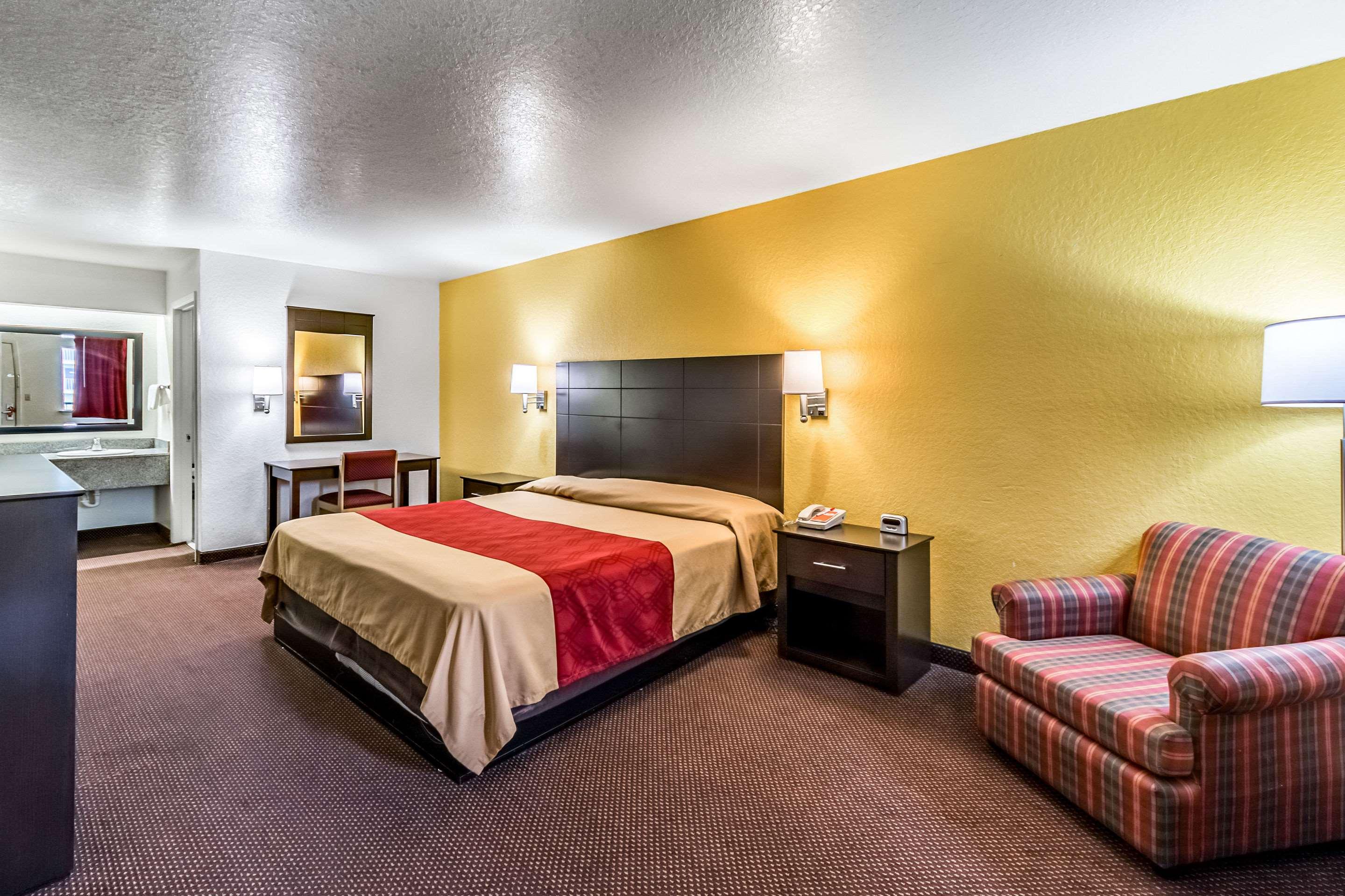 Double King Bed Non Smoking