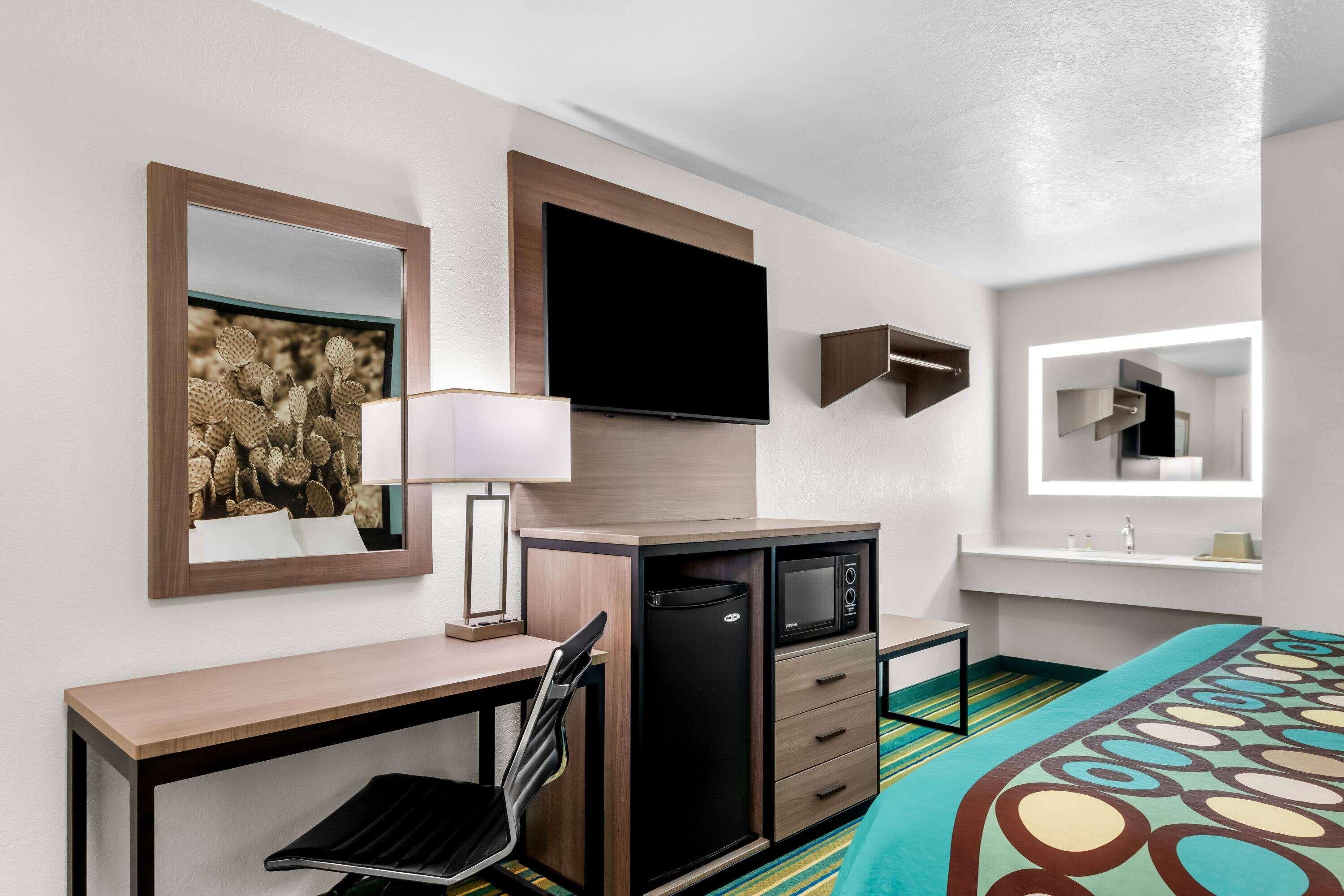 Double King Bed Non Smoking