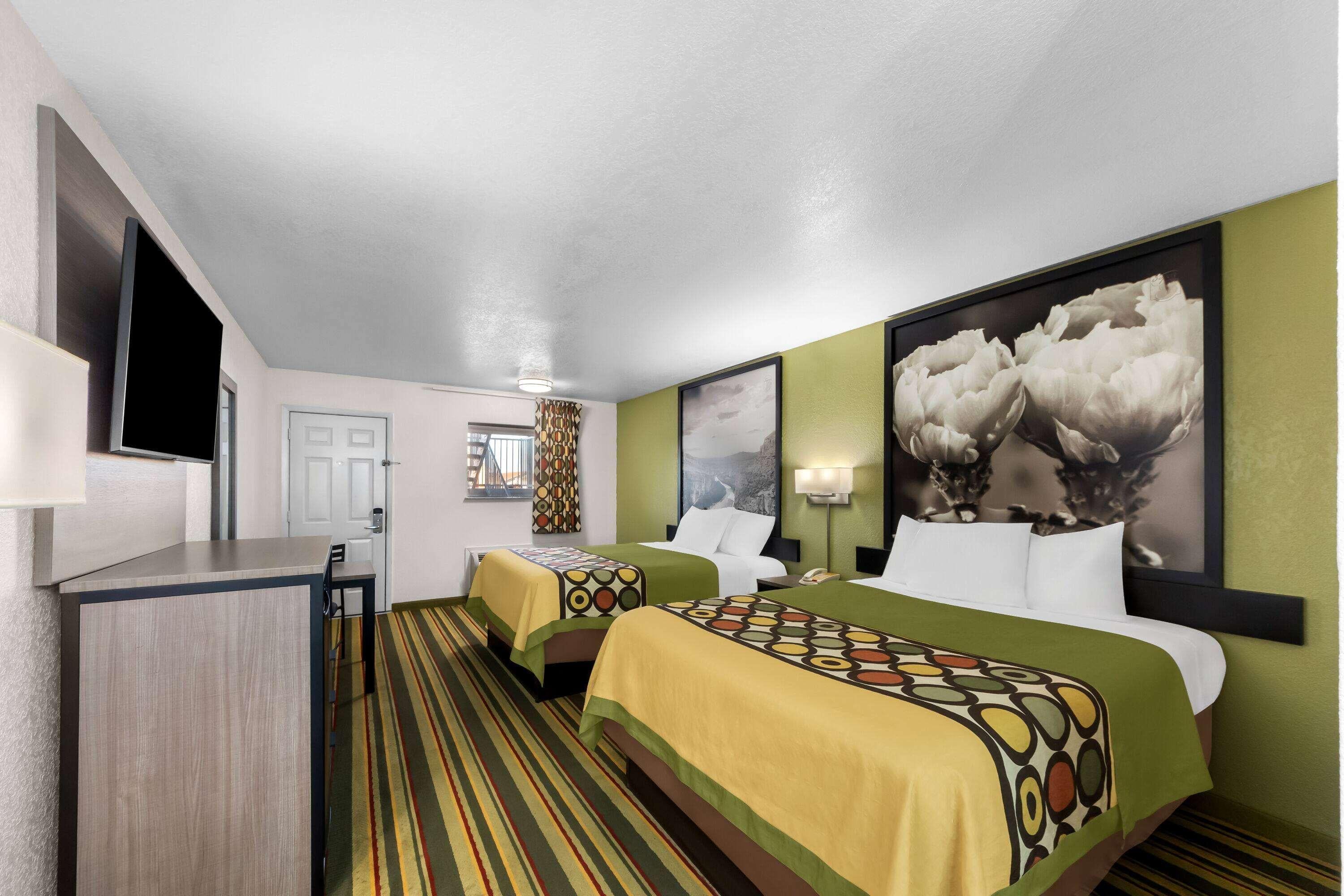 Quadruple Two Queen Beds