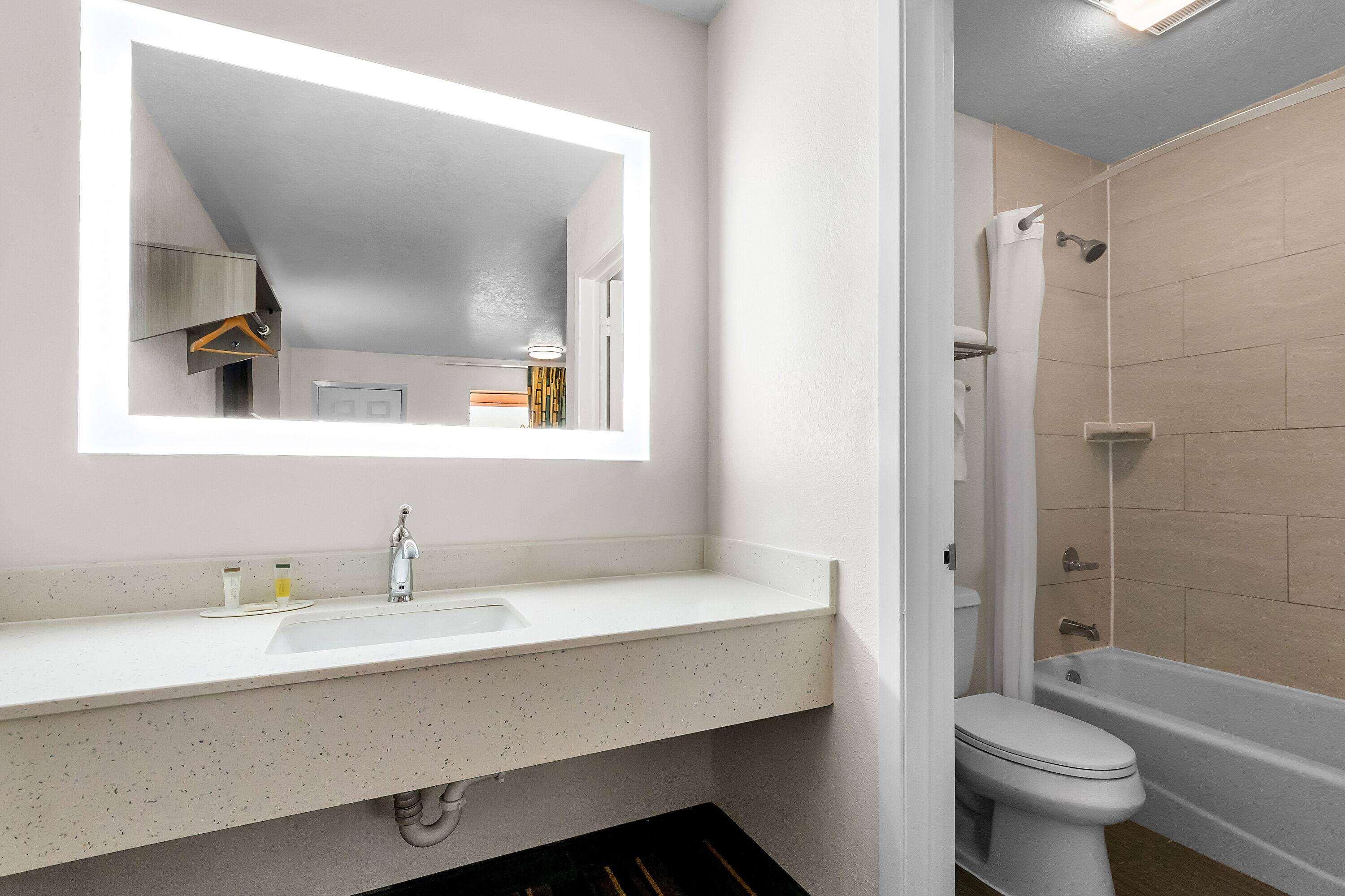 Double King Bed Non Smoking