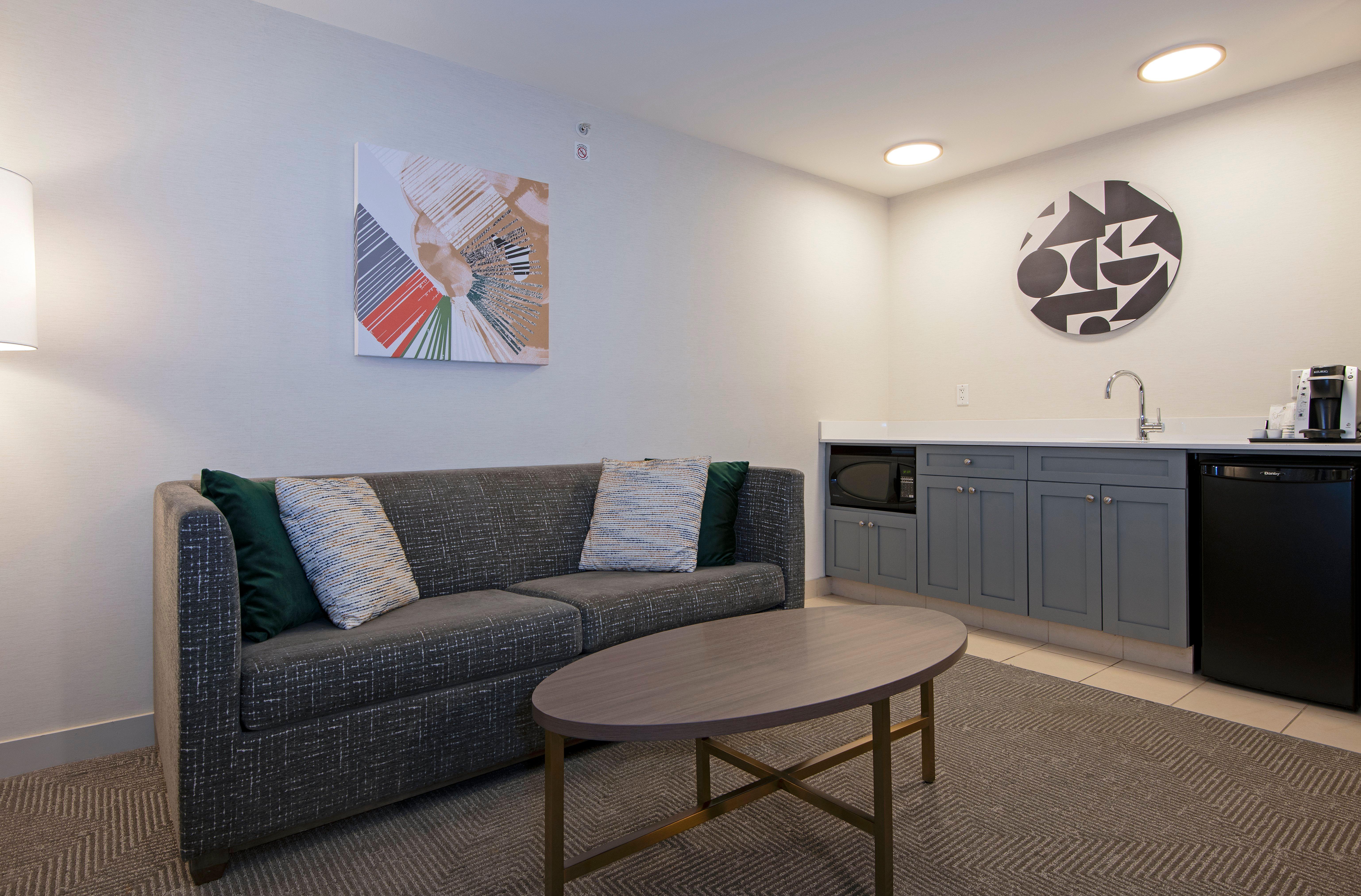 Suite Two Queen Beds One Bedroom