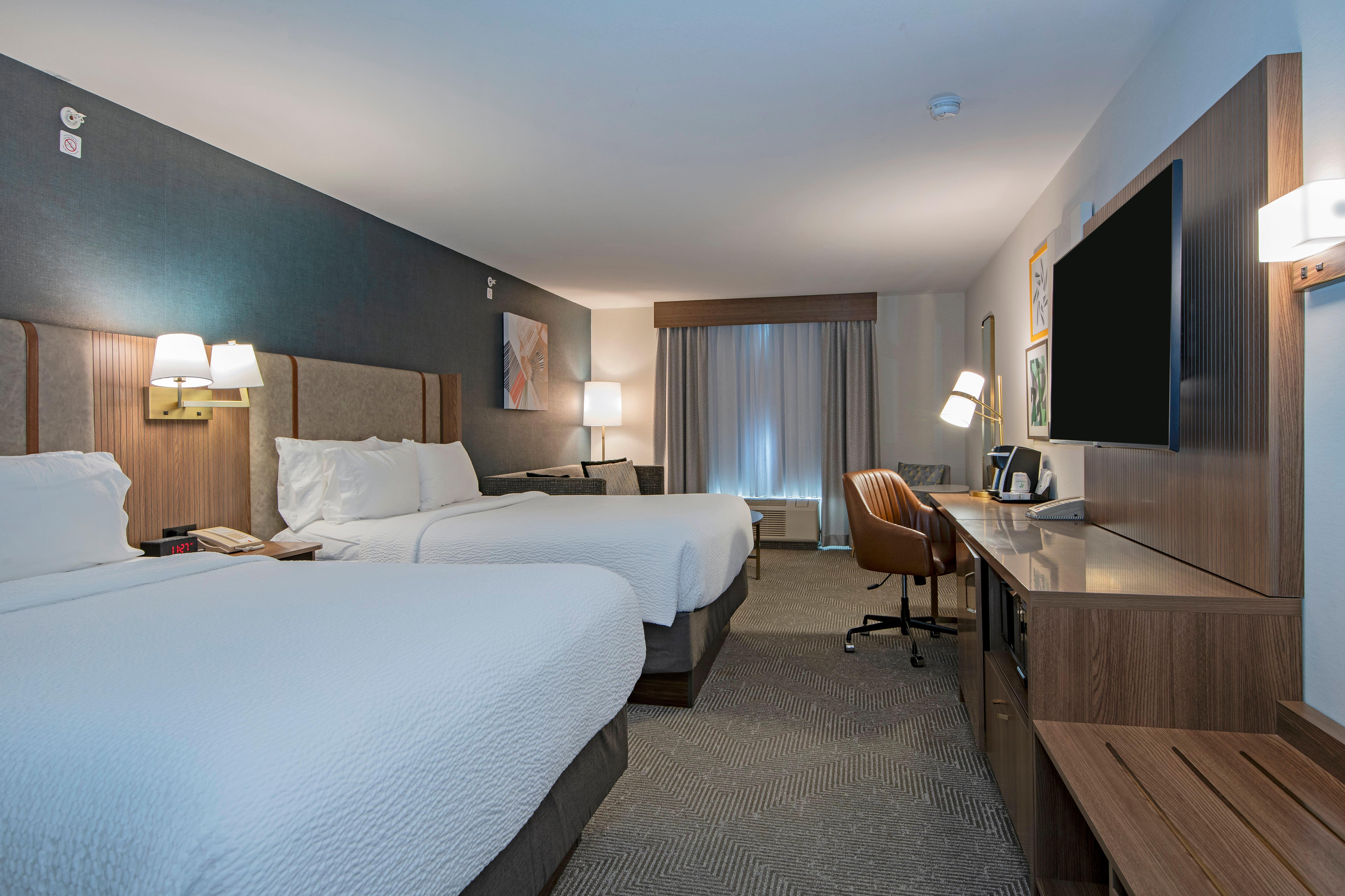 Double Two Queen Beds Premium