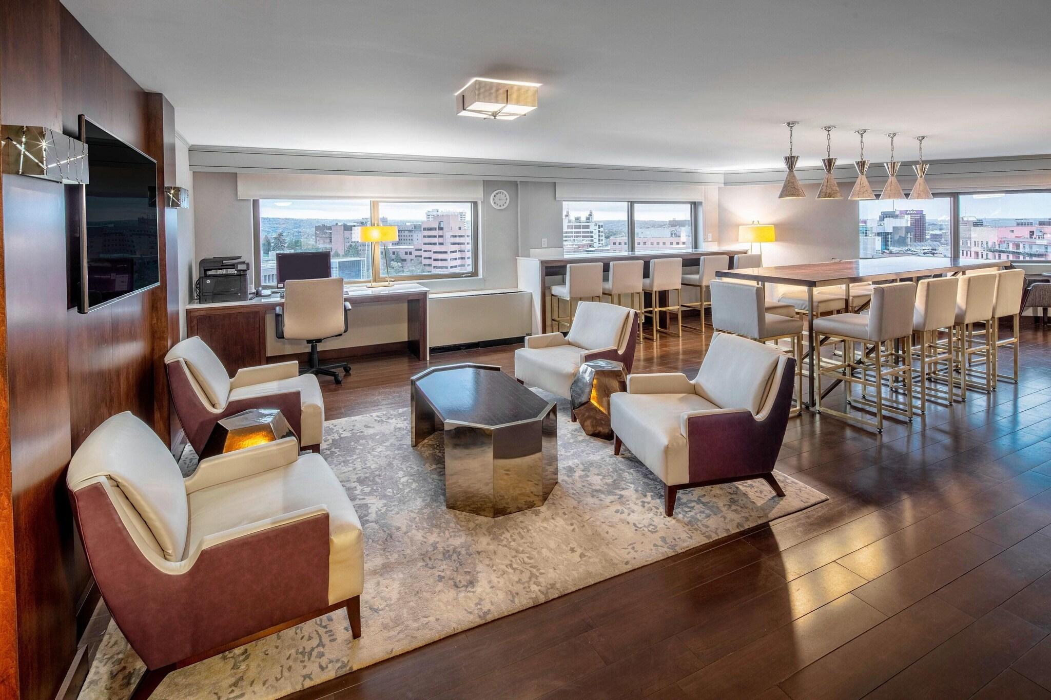 Quadruple Club Two Queen Beds