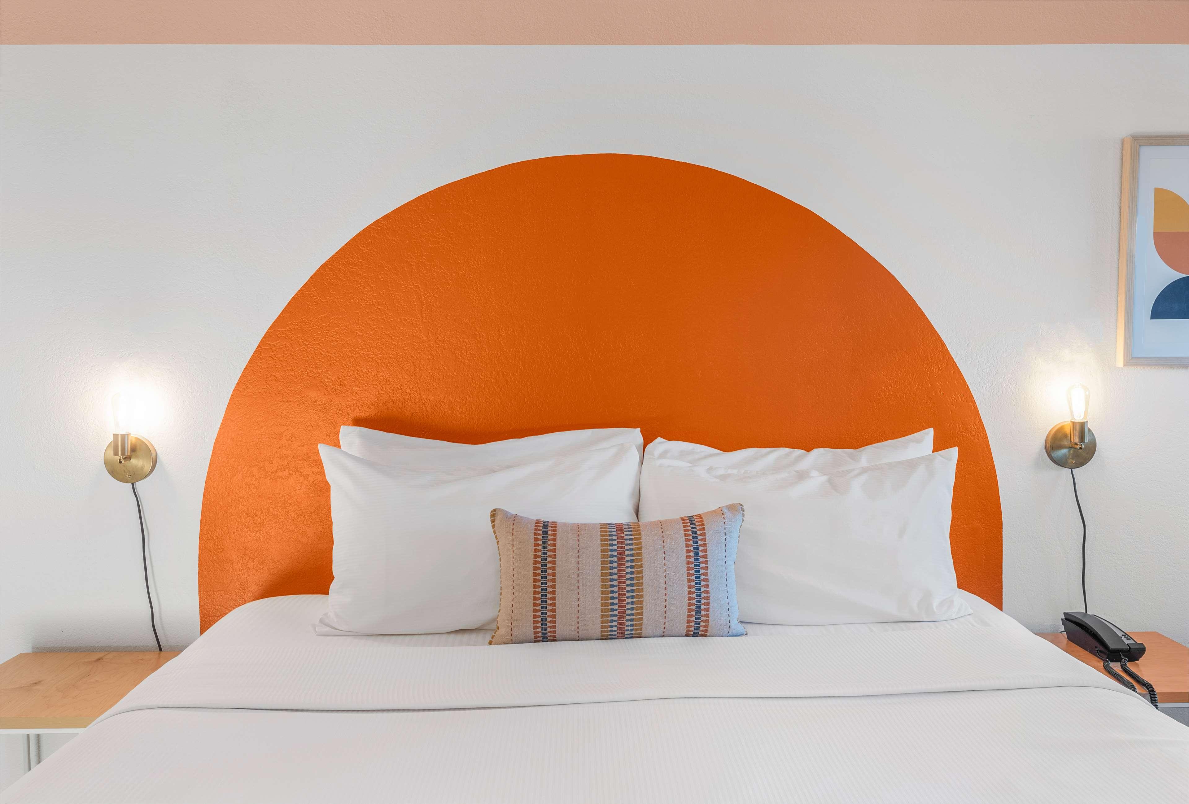 Double Deluxe Queen Bed