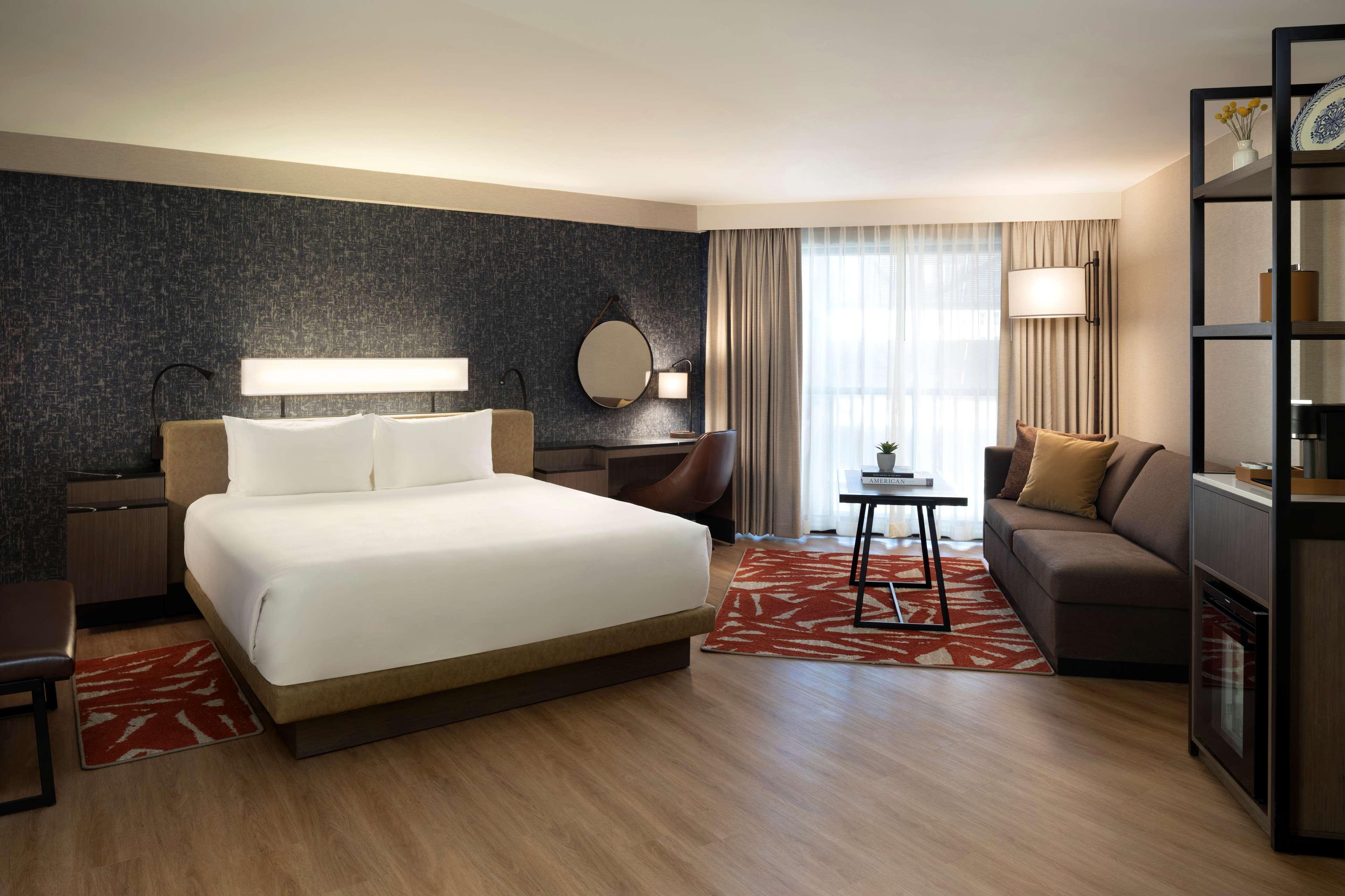 Single Executive King Bed