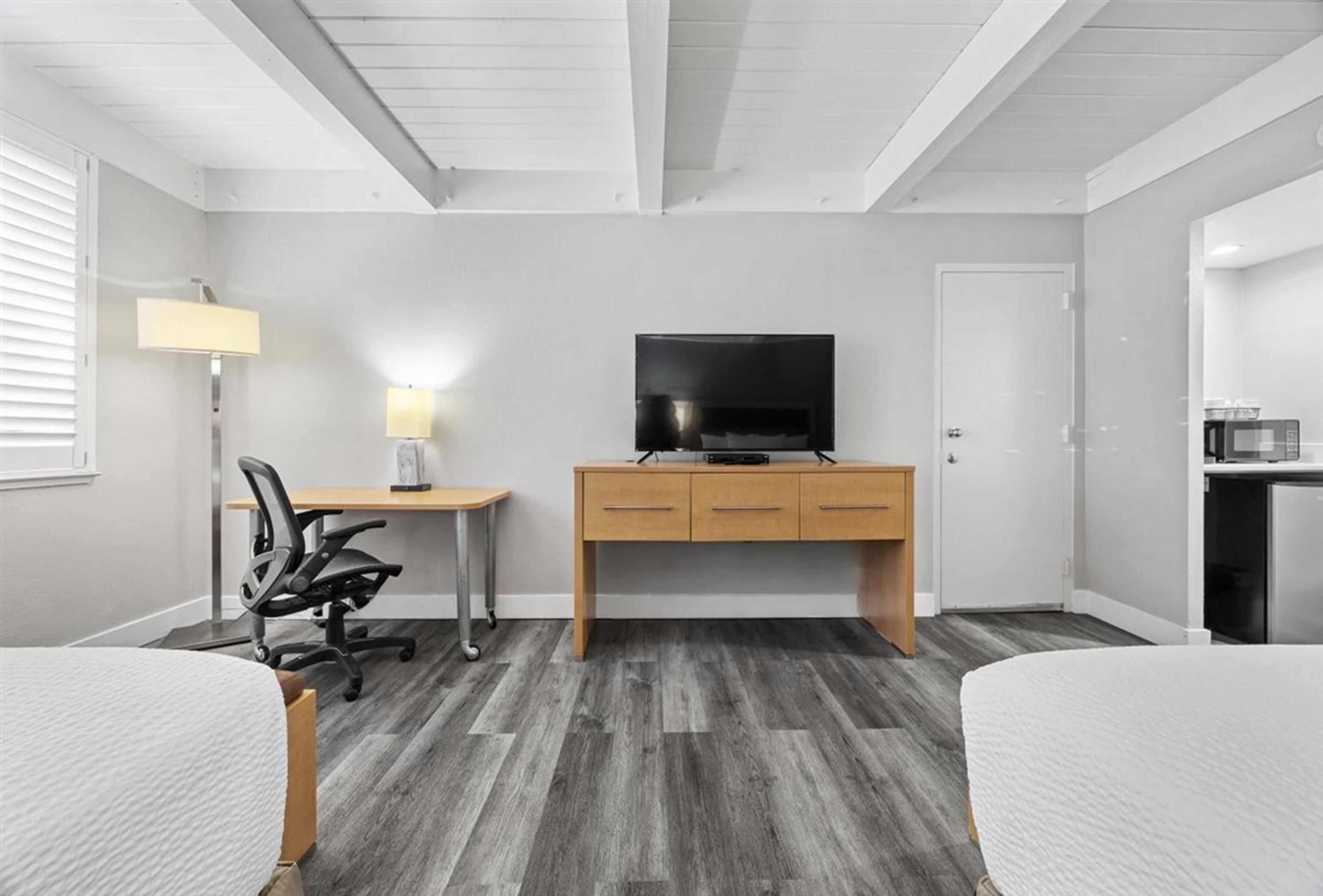 Quadruple Two Queen Beds