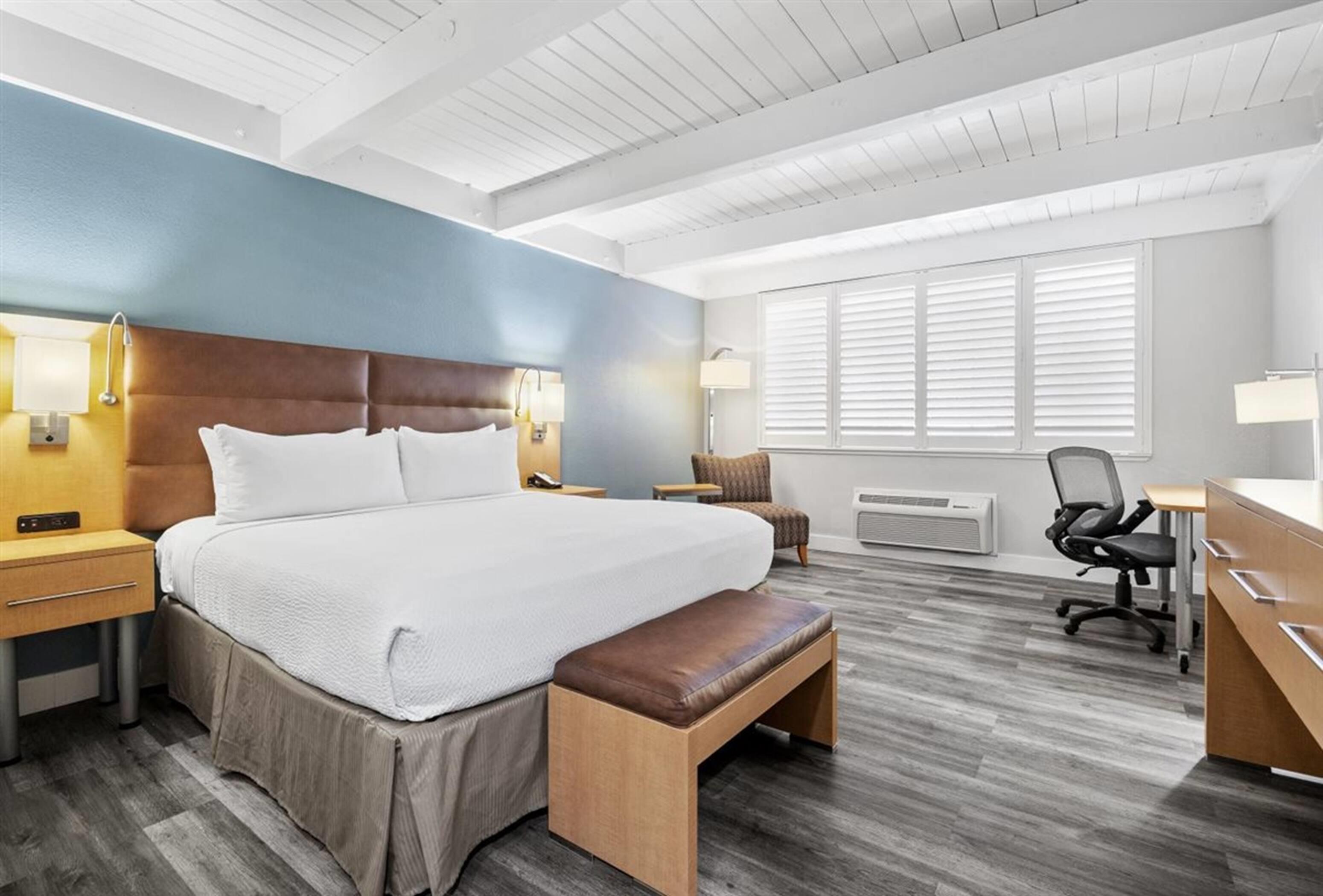 Double King Bed Non Smoking