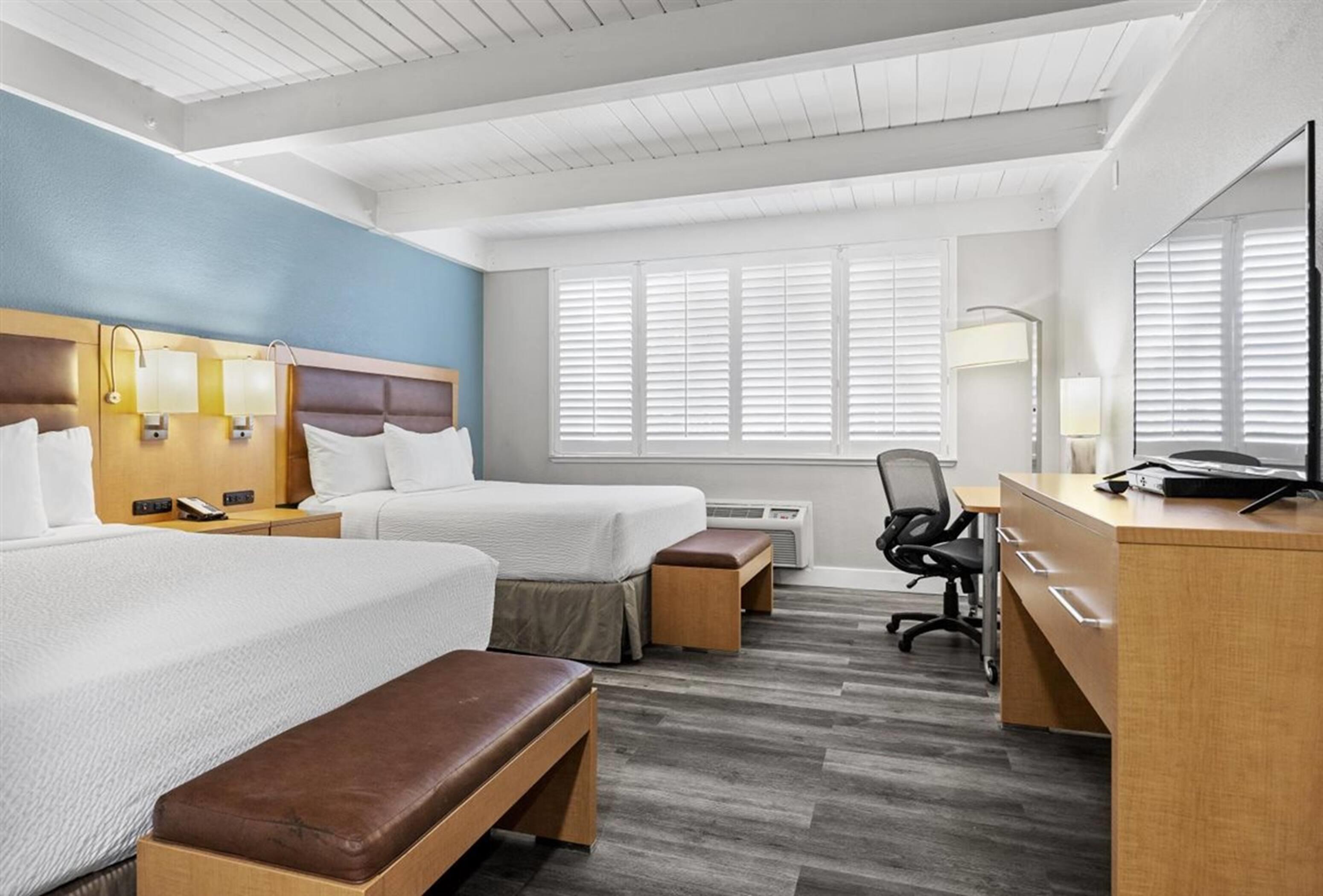 Quadruple Two Queen Beds