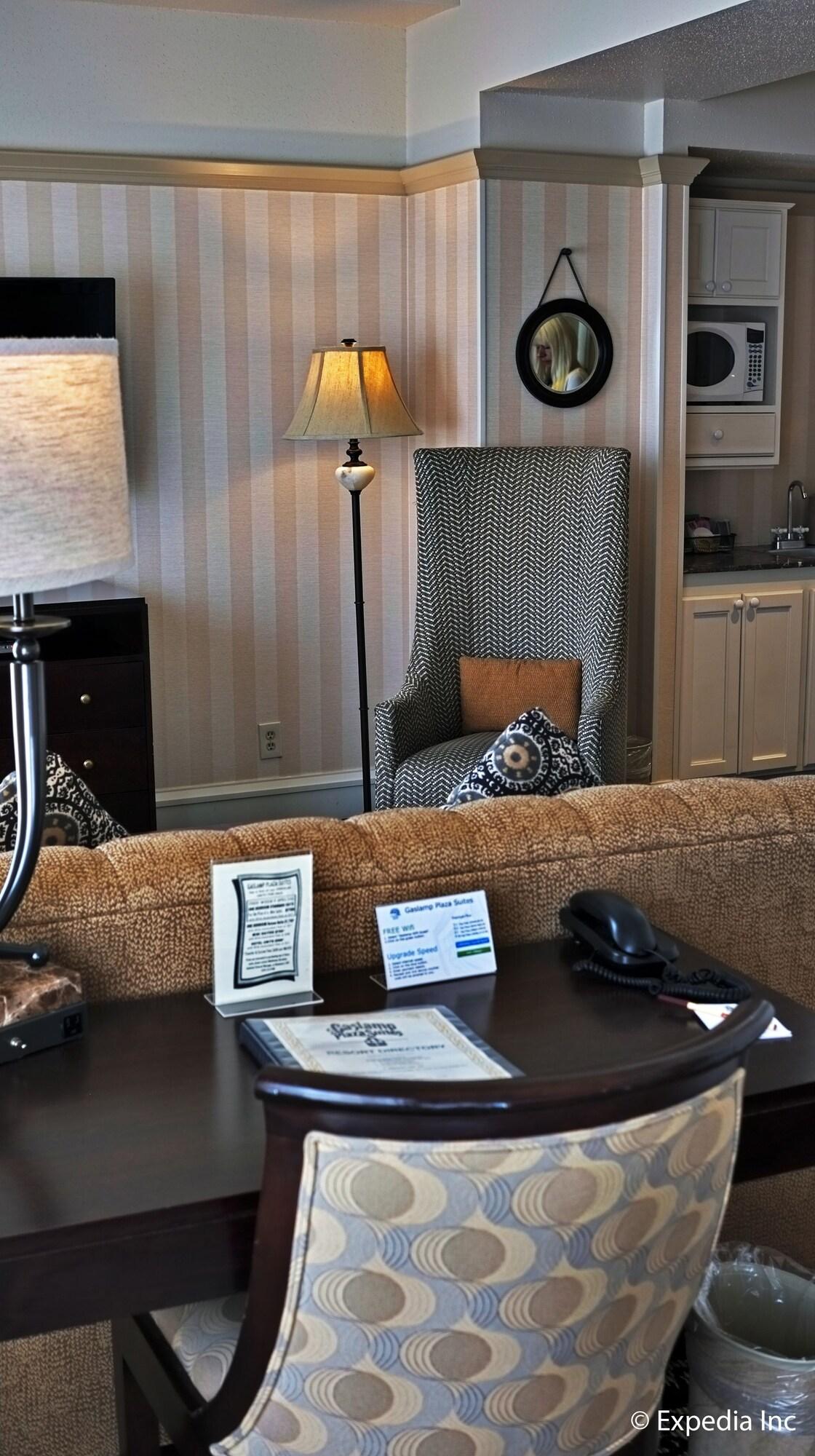 Junior Suite Queen Size Bed