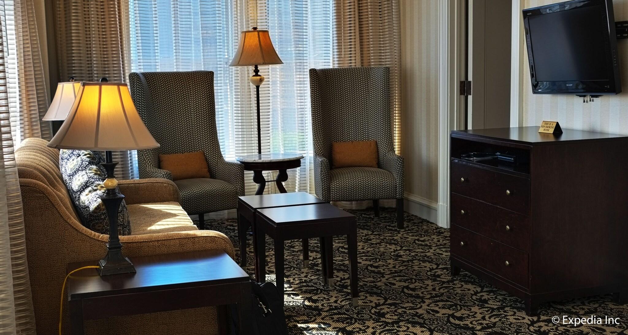 Suite Queen Size Bed