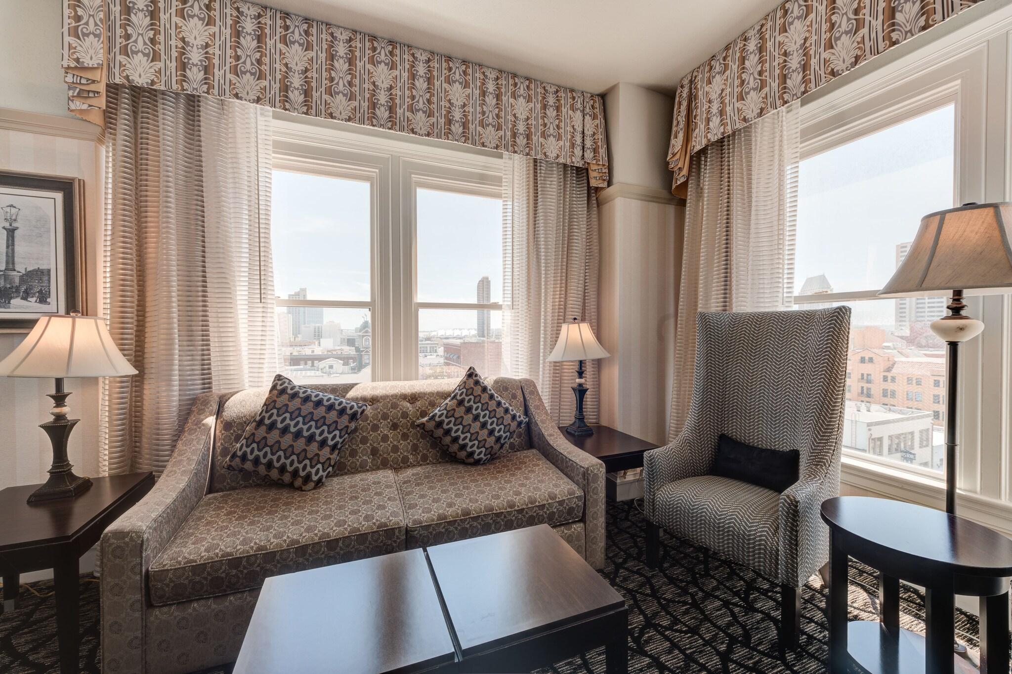 Suite Queen Size Bed