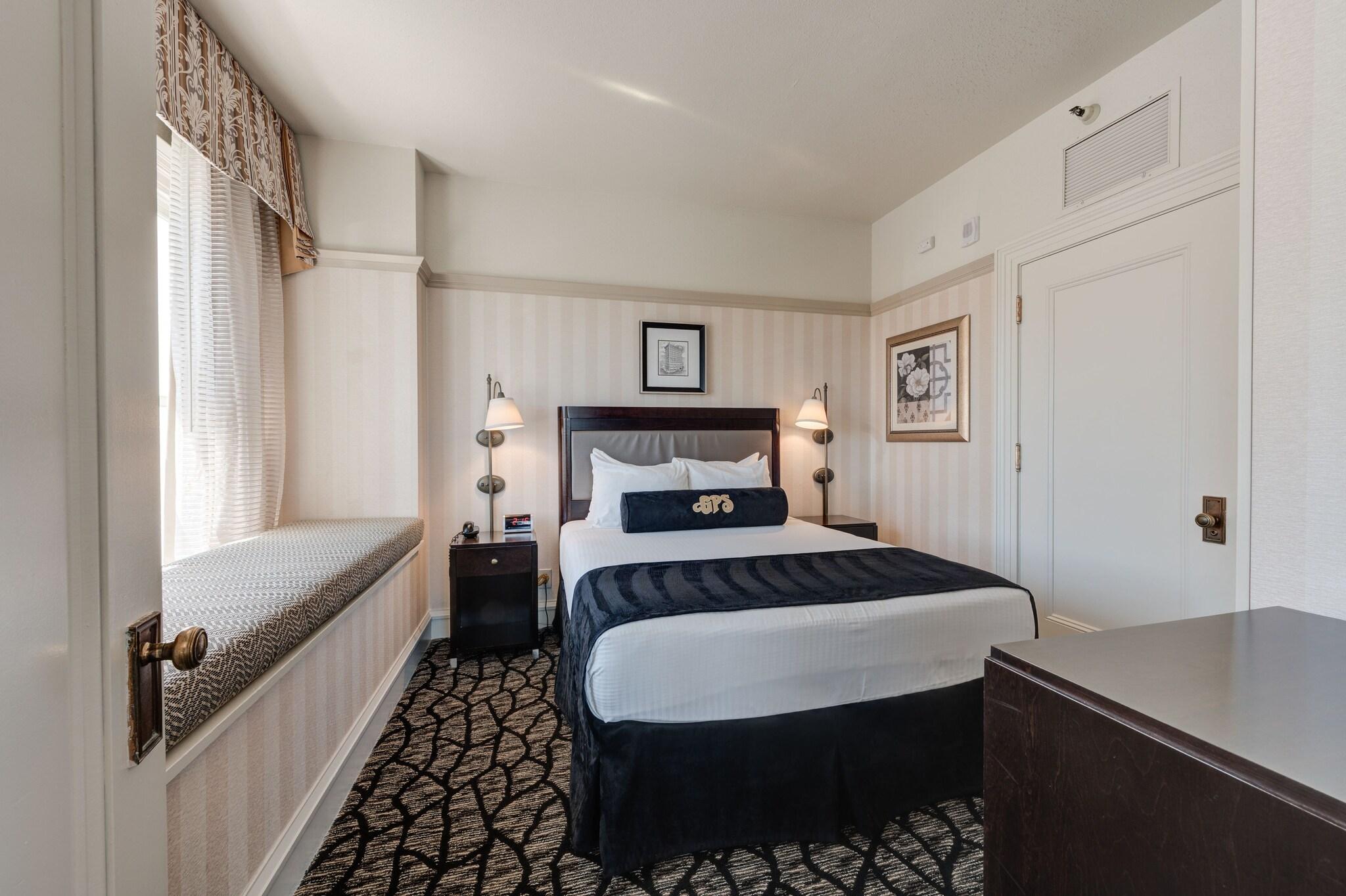 Suite Queen Size Bed