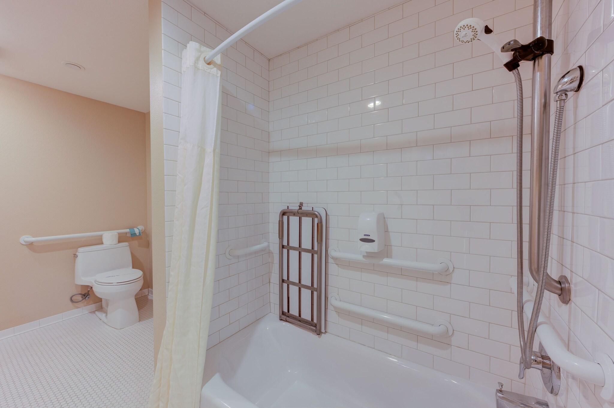 Junior Suite Queen Size Bed