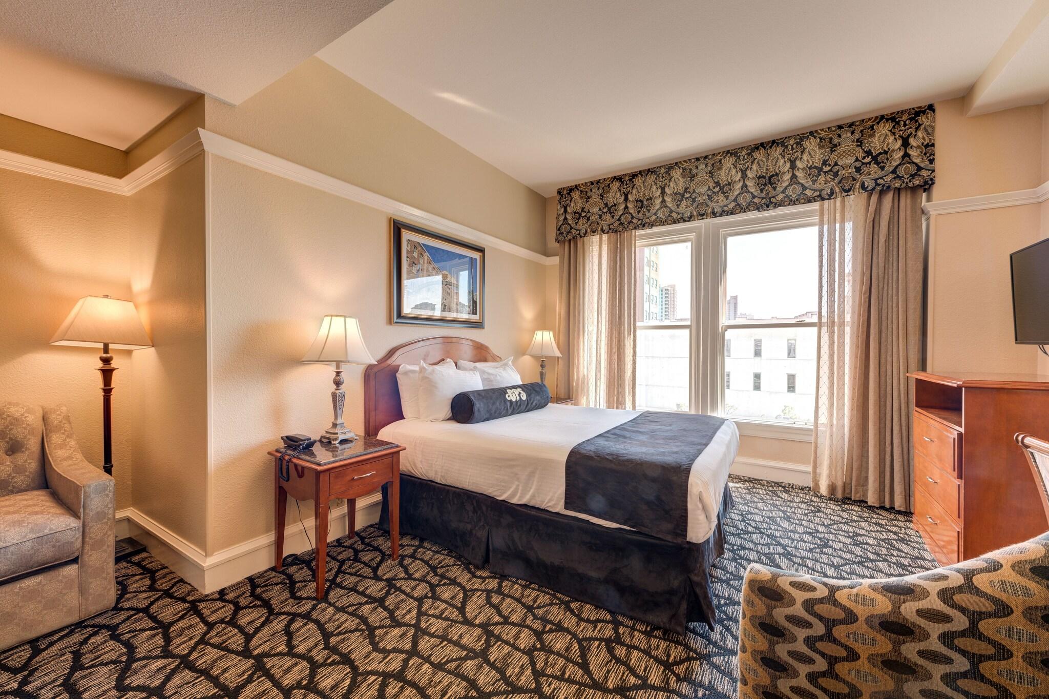 Junior Suite Queen Size Bed