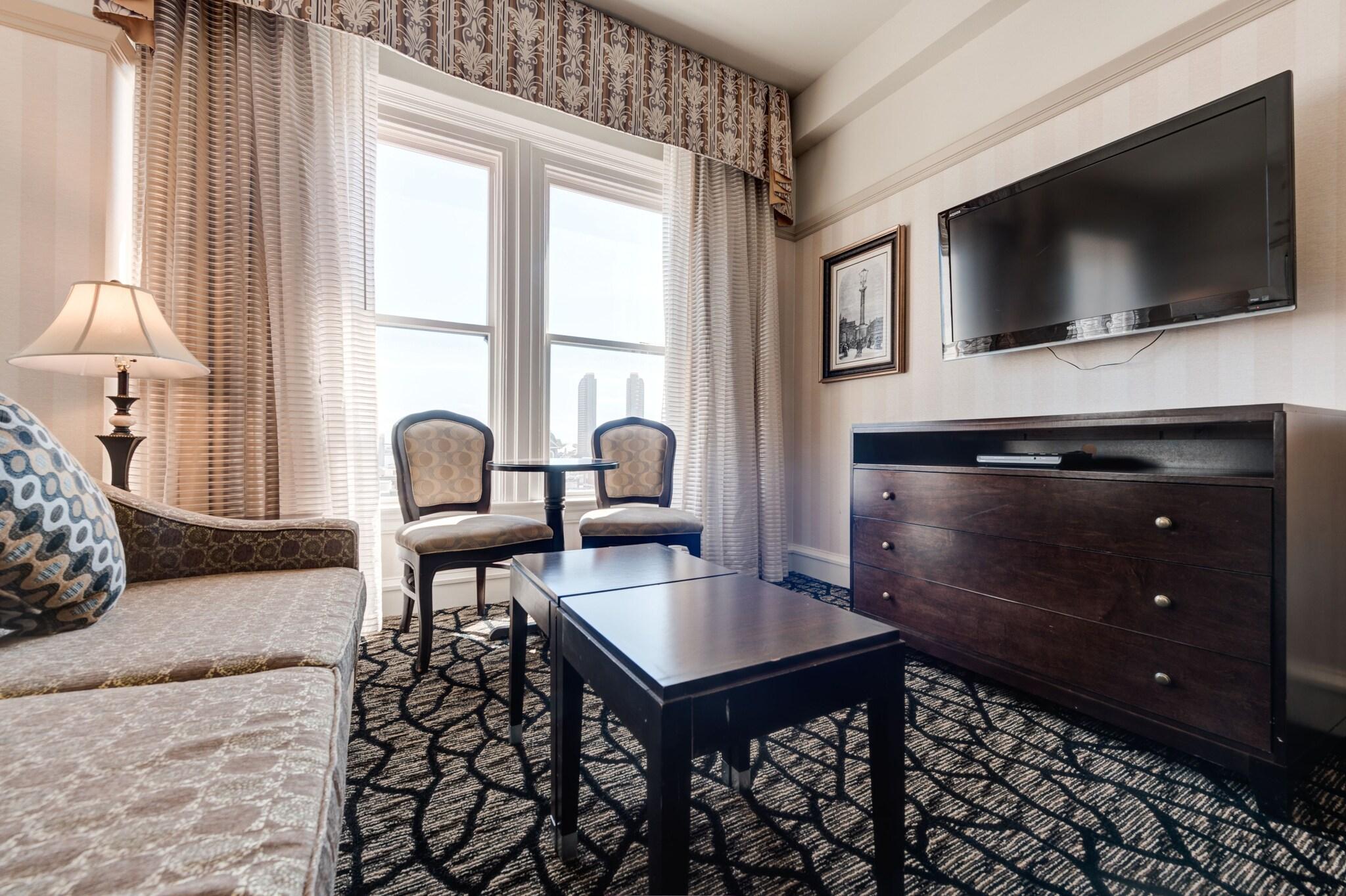 Junior Suite Queen Size Bed