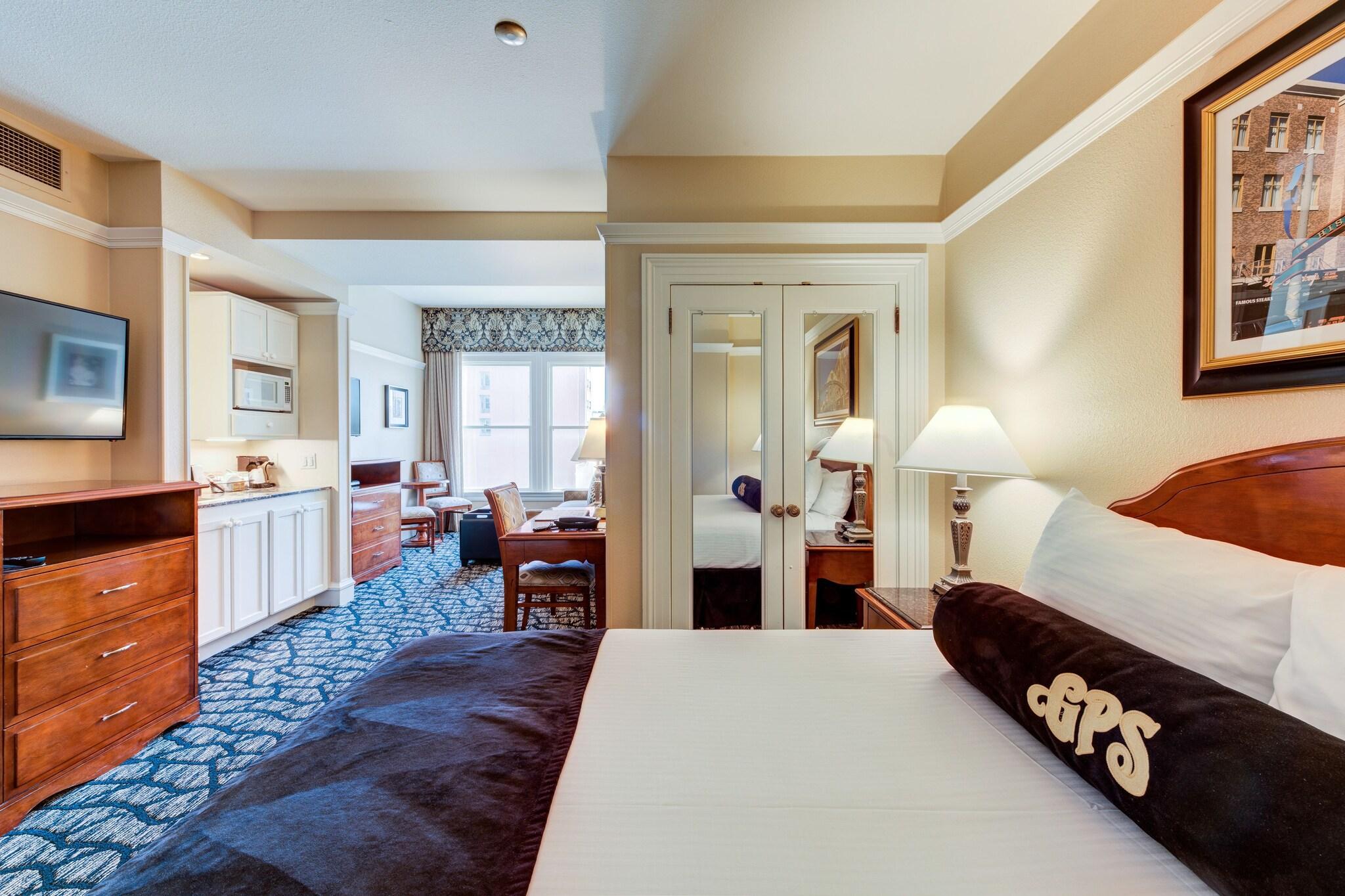 Junior Suite Queen Size Bed