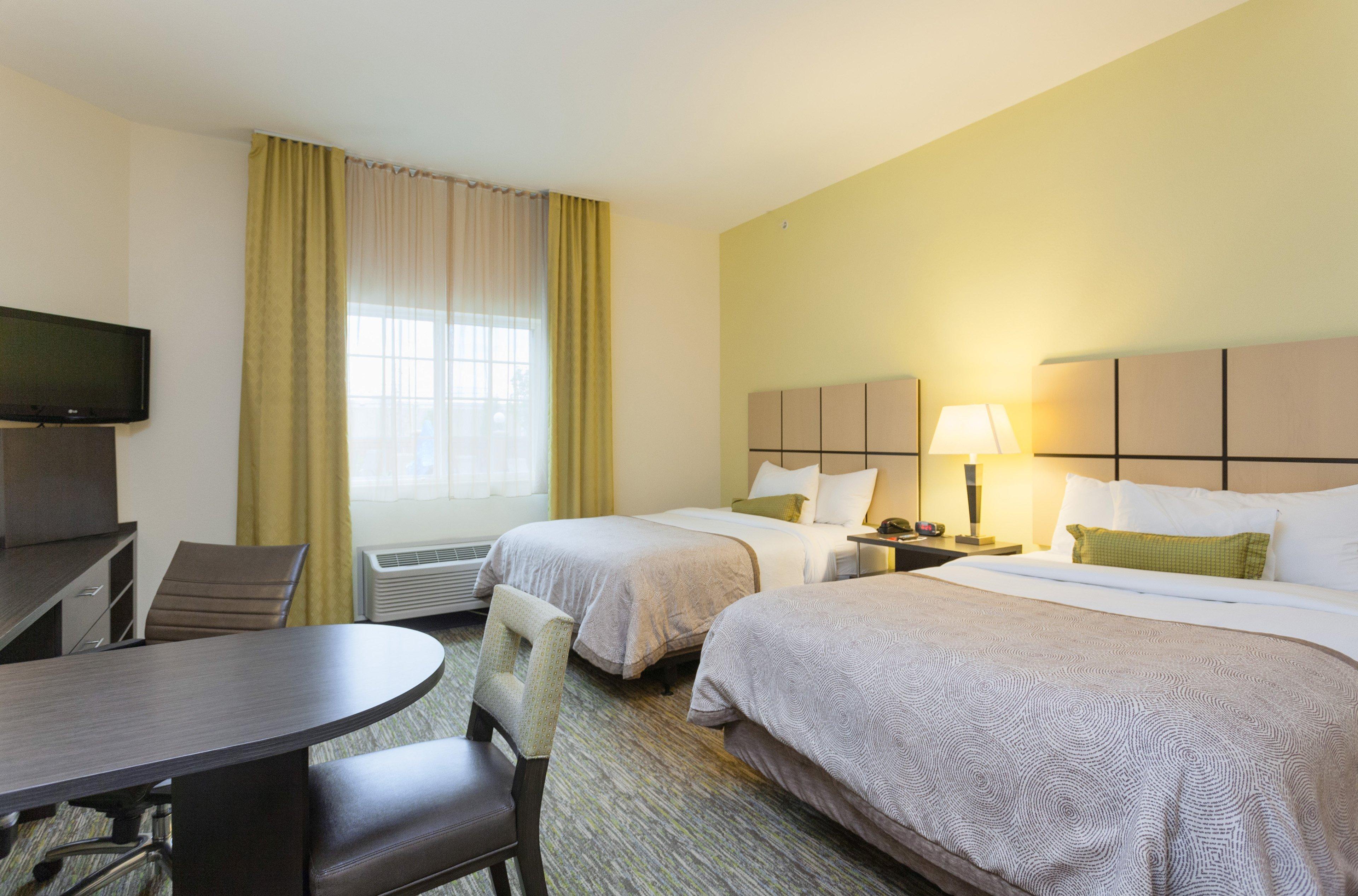 Studio Two Queen Beds