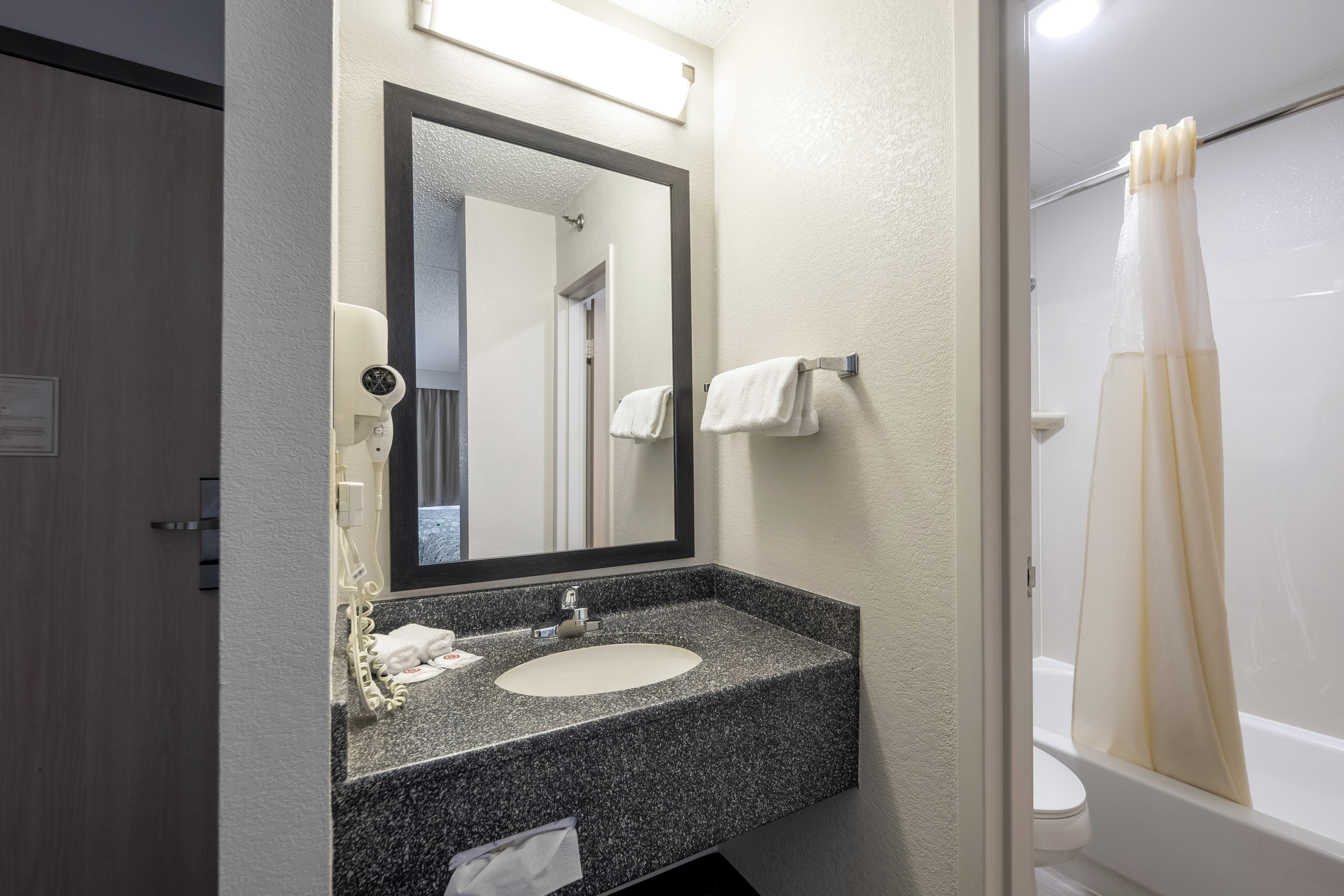 Double King Bed One Bedroom 