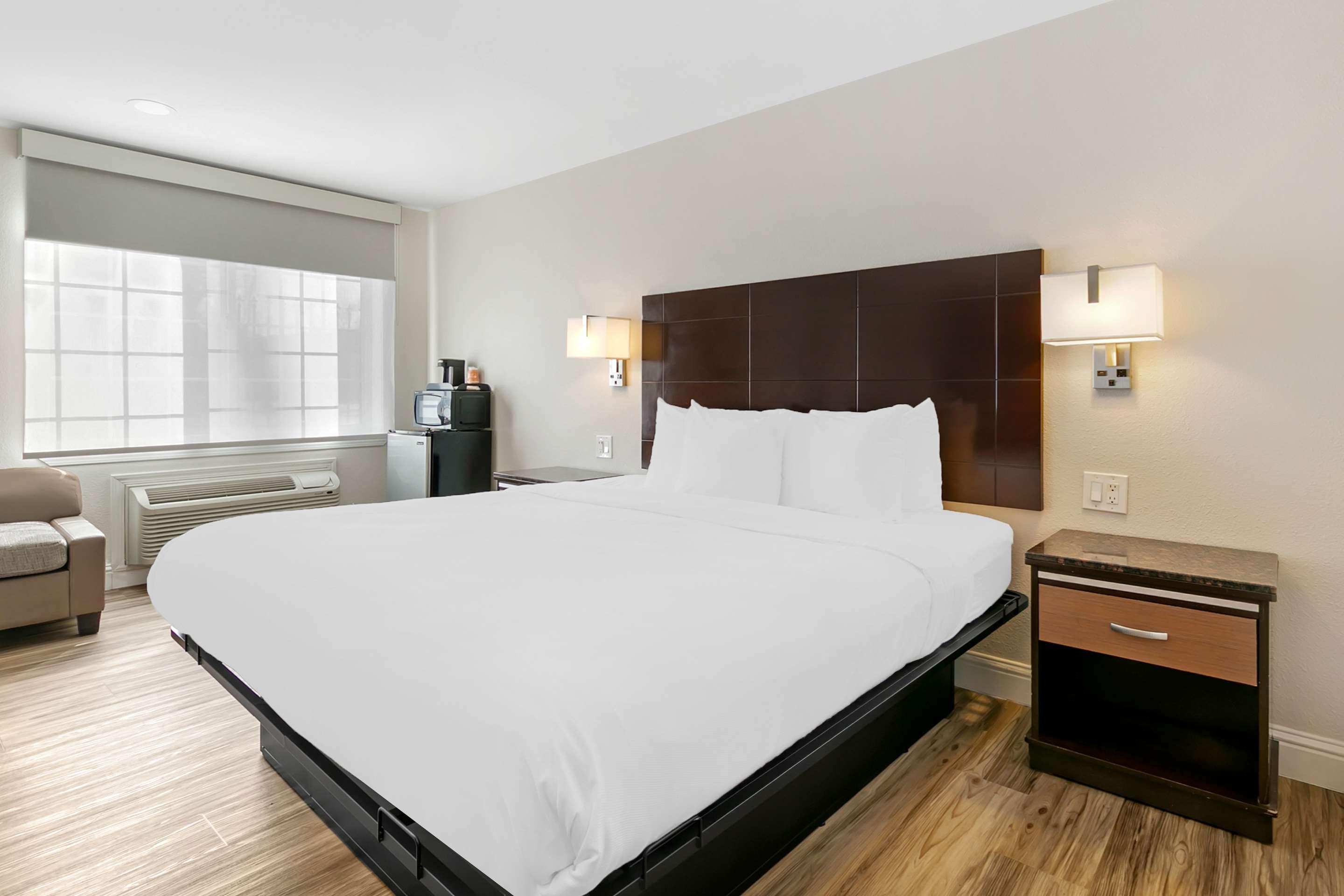 Double Accessible King Size Bed