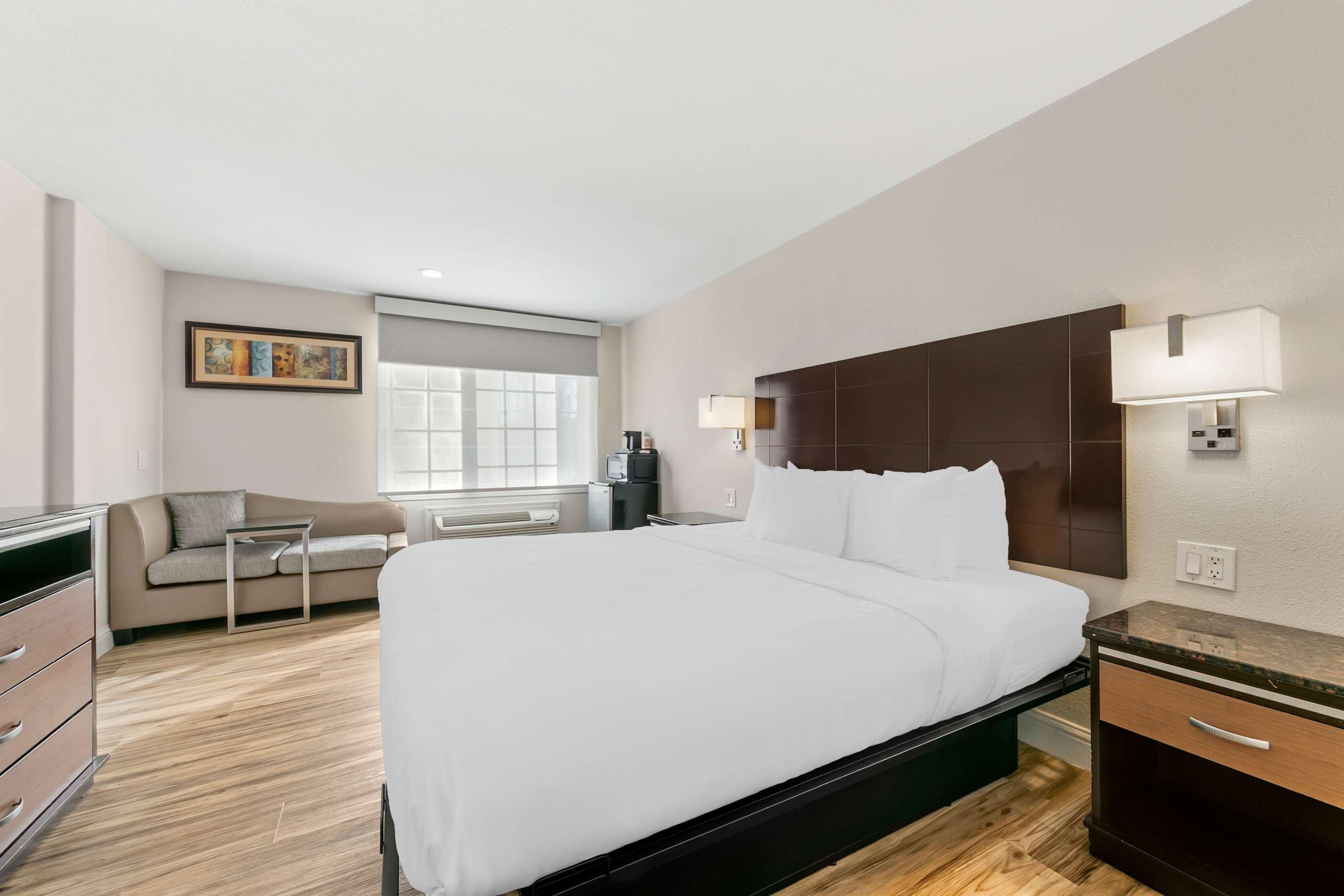 Double Accessible King Size Bed