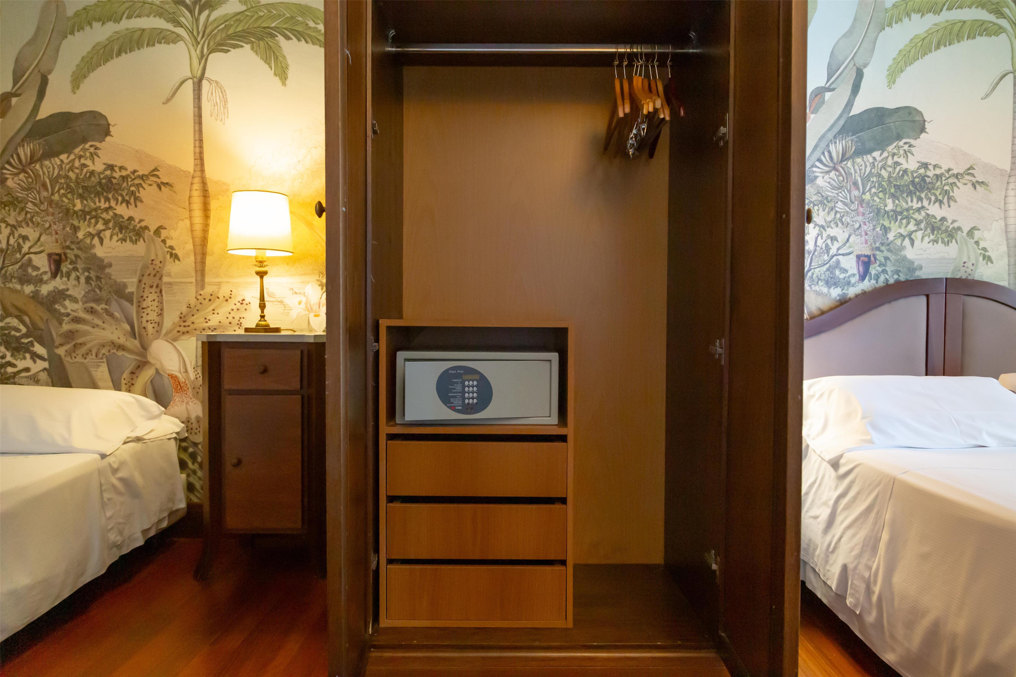 Double or Twin Standard