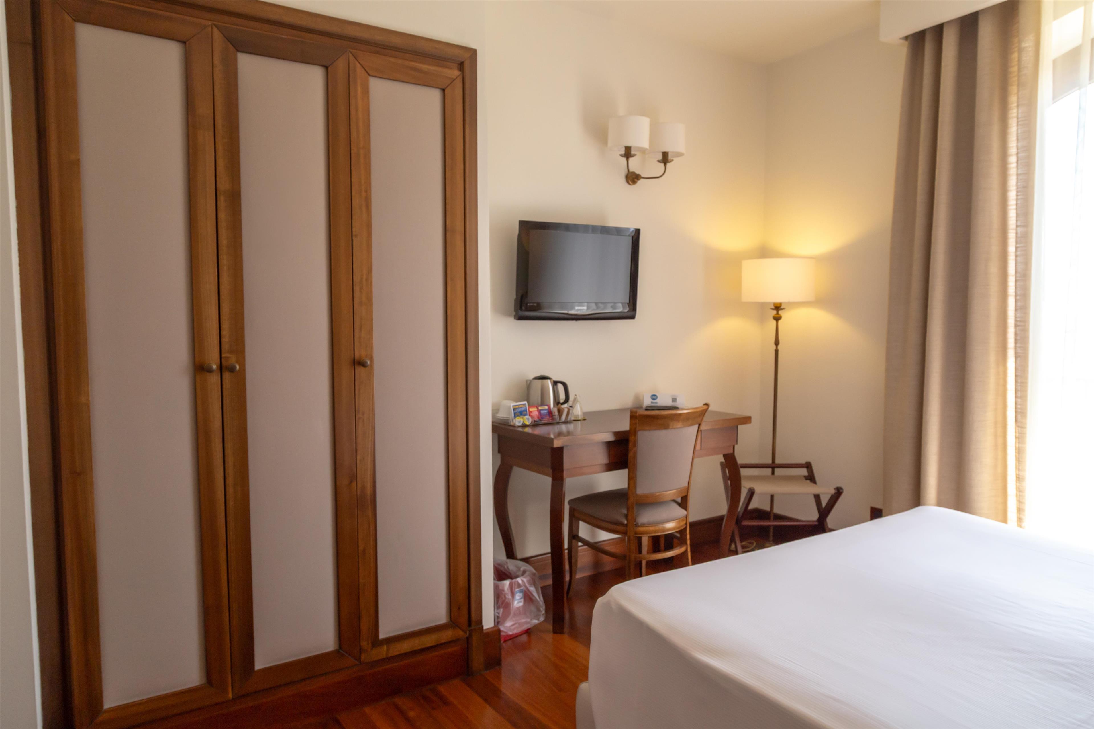 Double or Twin Standard