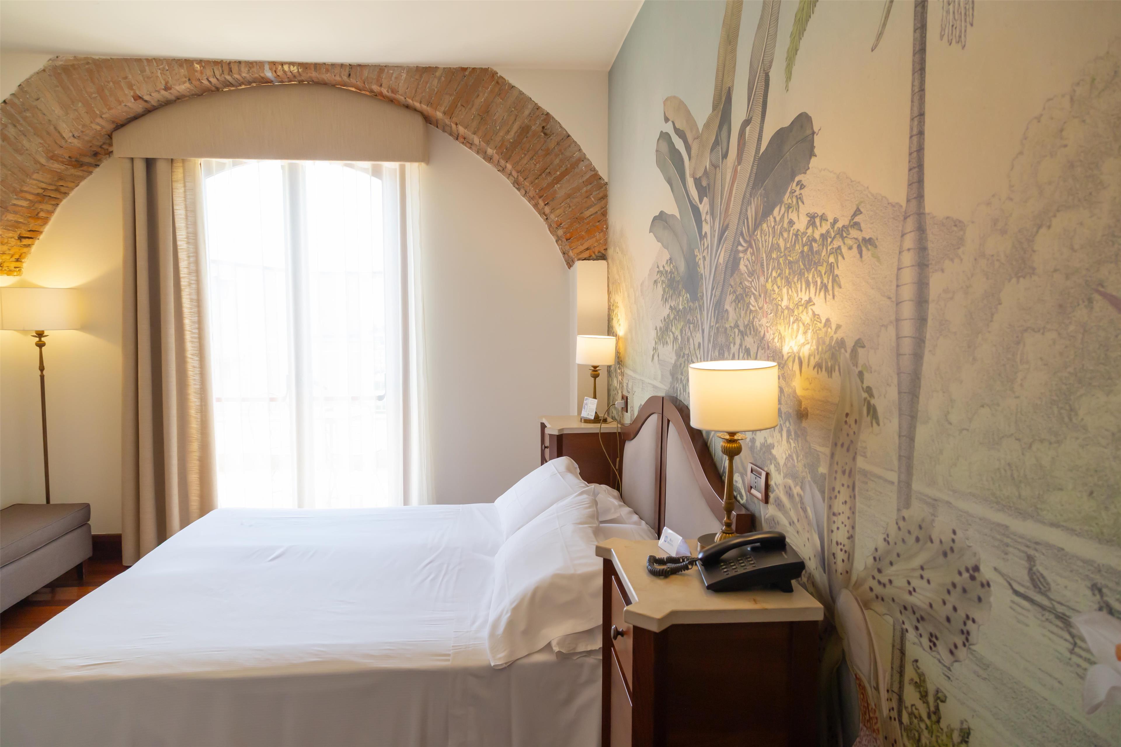 Double or Twin Standard