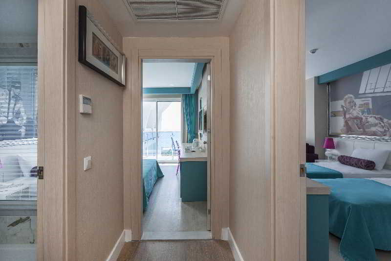 Family Room Connecting Room