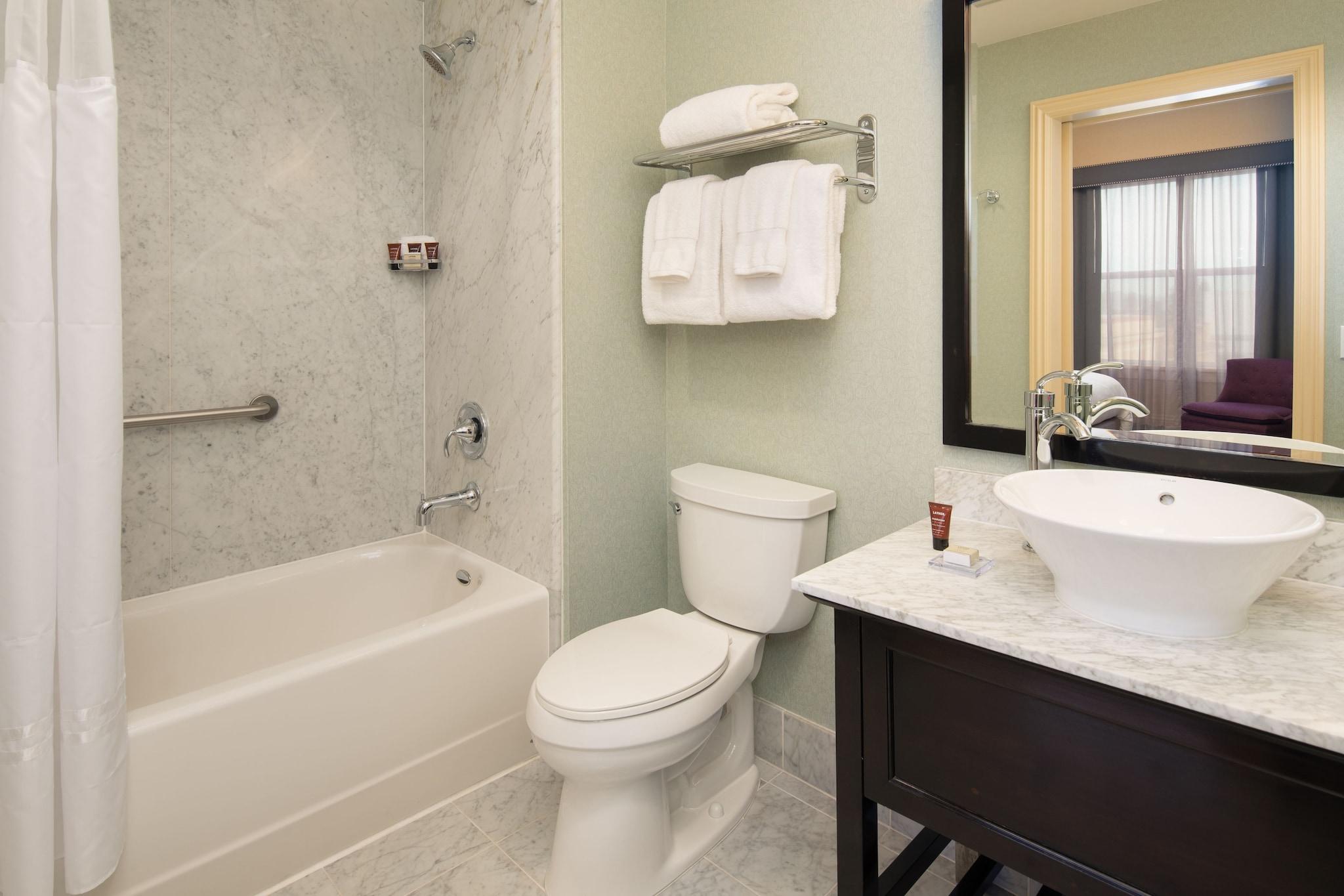 Double Deluxe Two Queen Beds