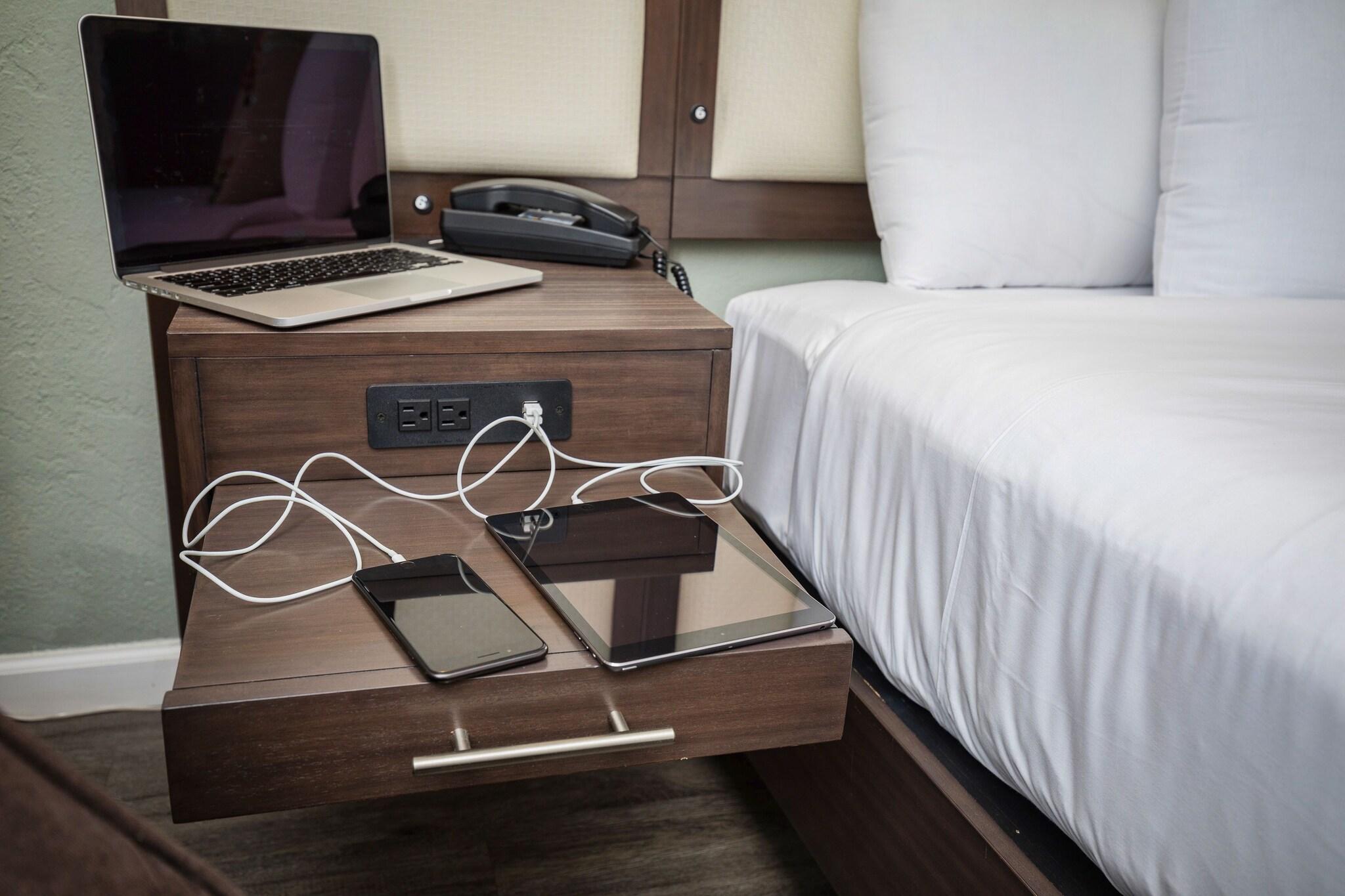 Double Deluxe King Bed