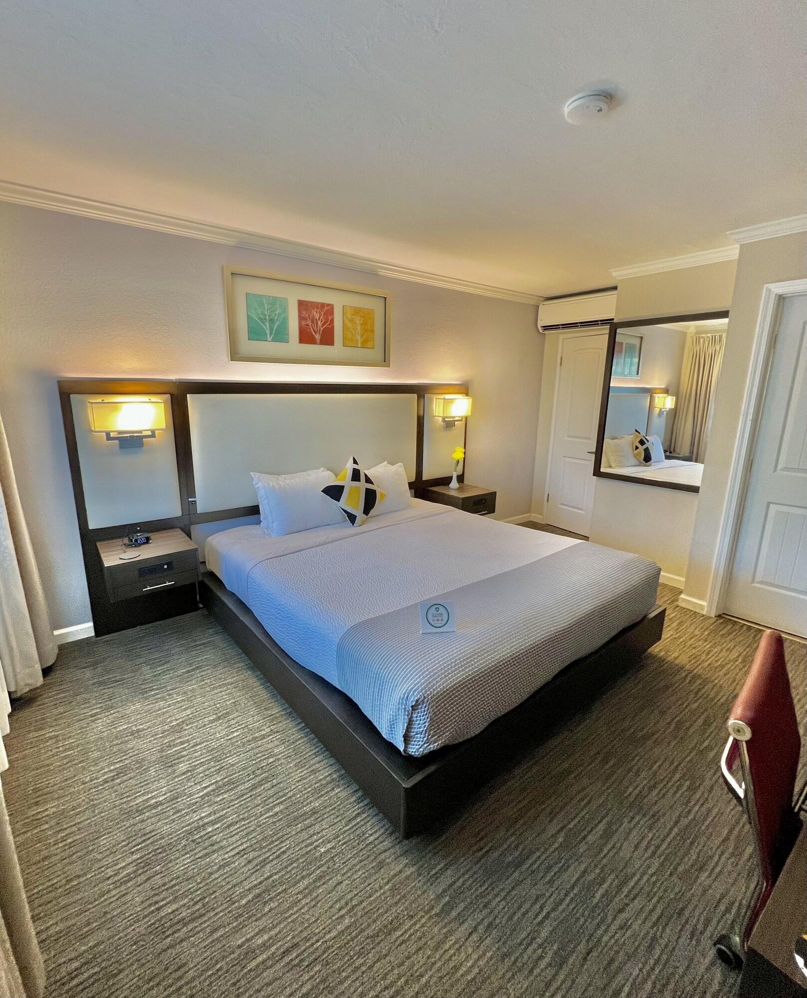 Double Deluxe King Bed