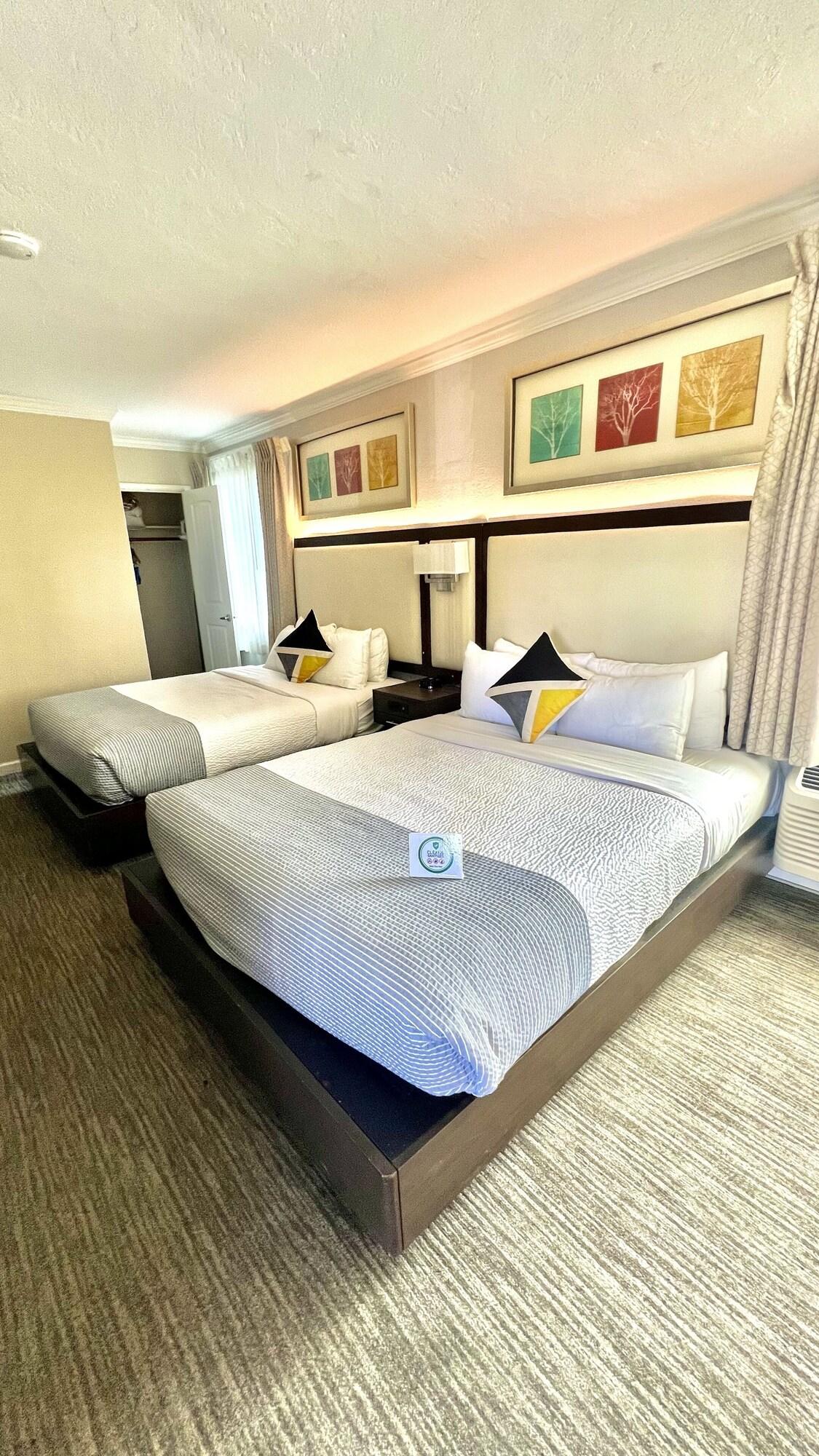 Double Deluxe Two Queen Beds