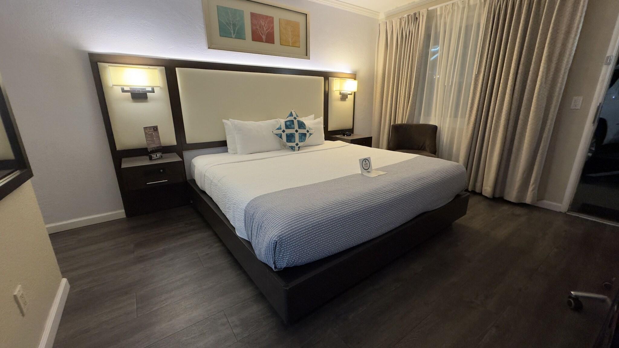 Double Deluxe King Bed