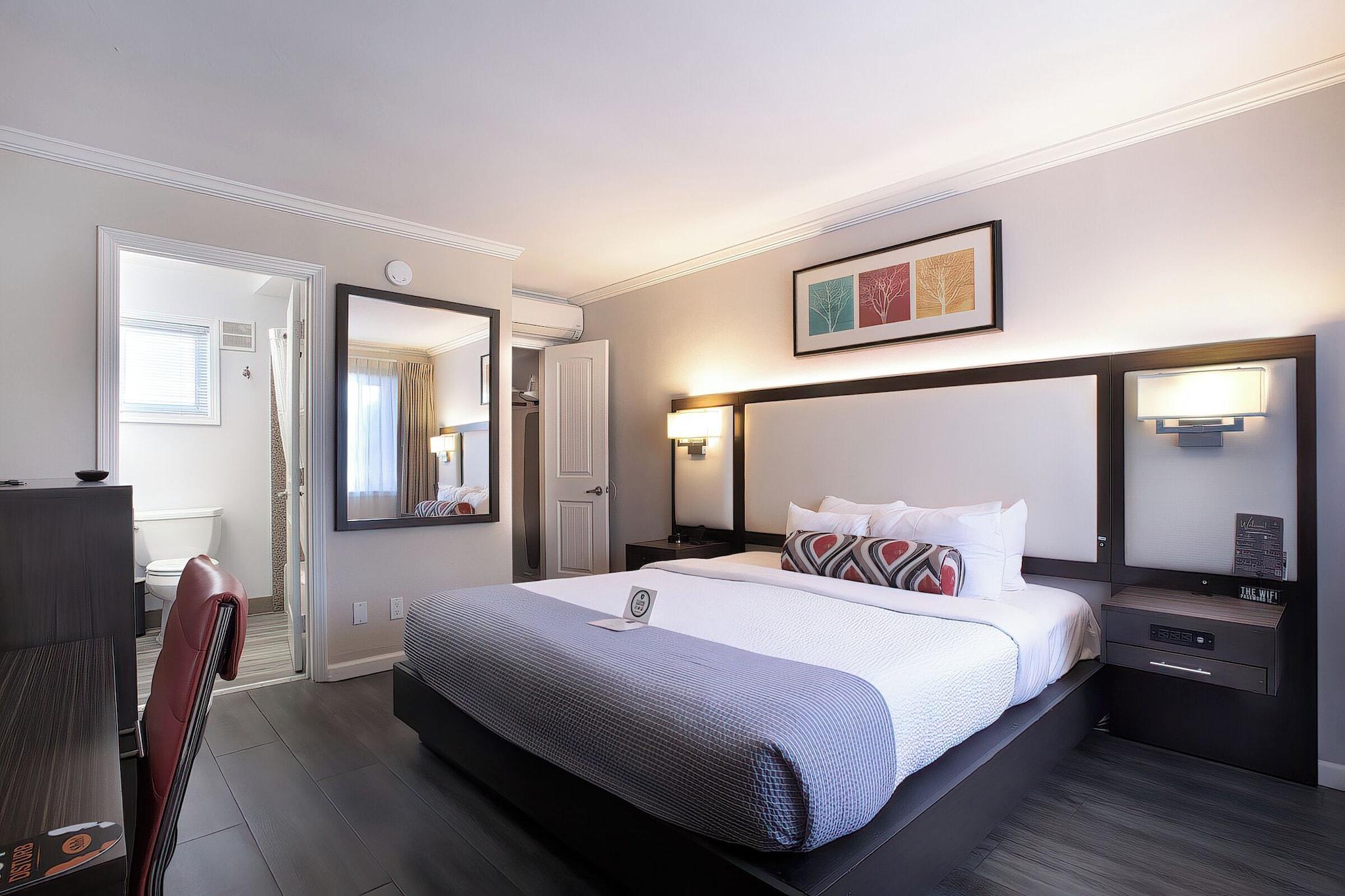 Double Deluxe King Bed