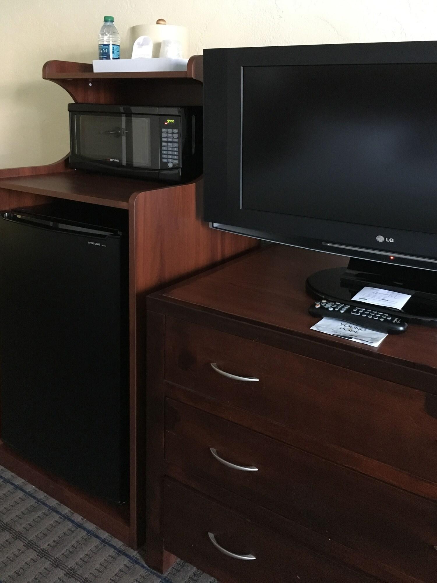 Double Deluxe King Bed