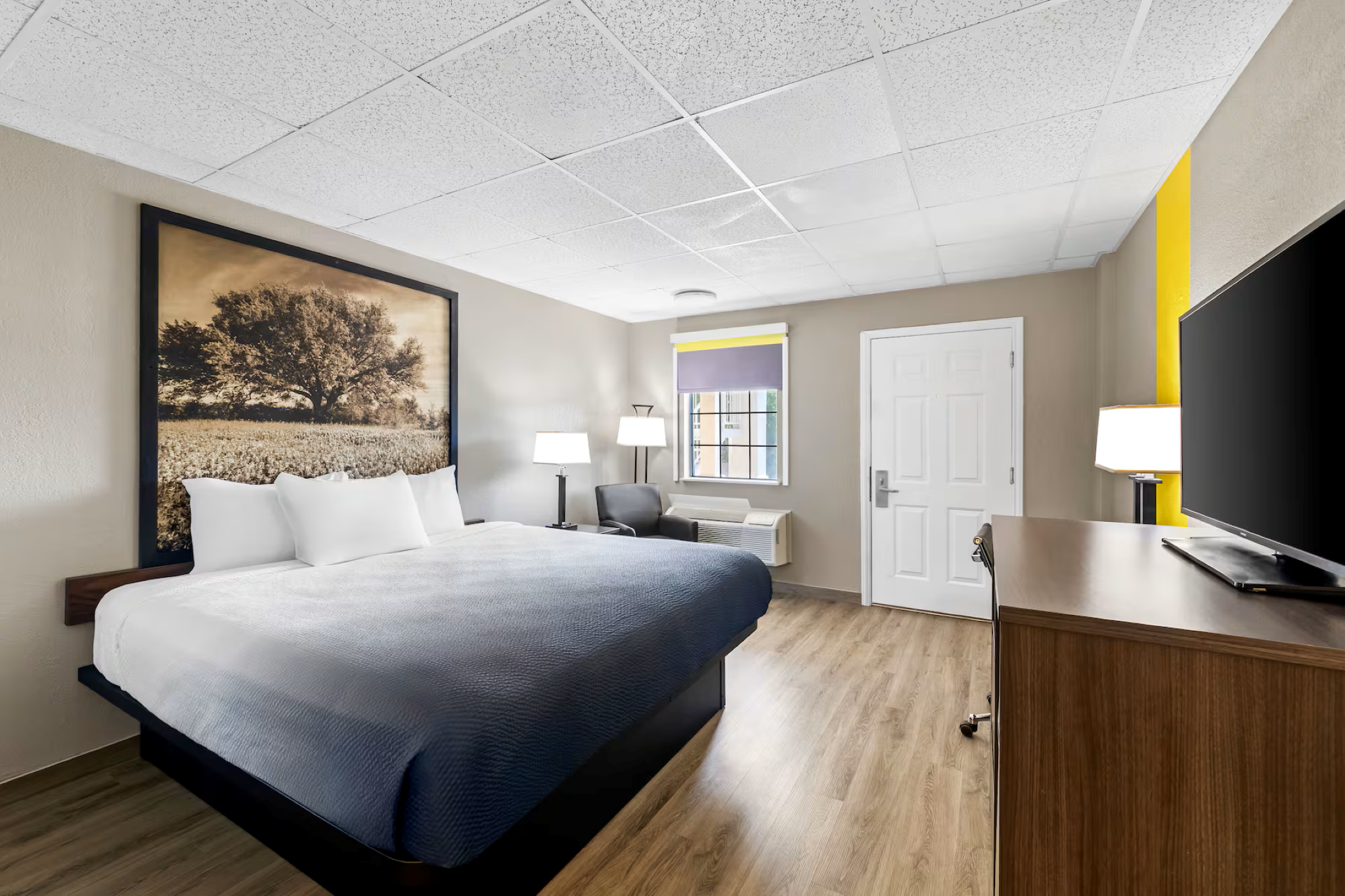 Suite King Size Bed