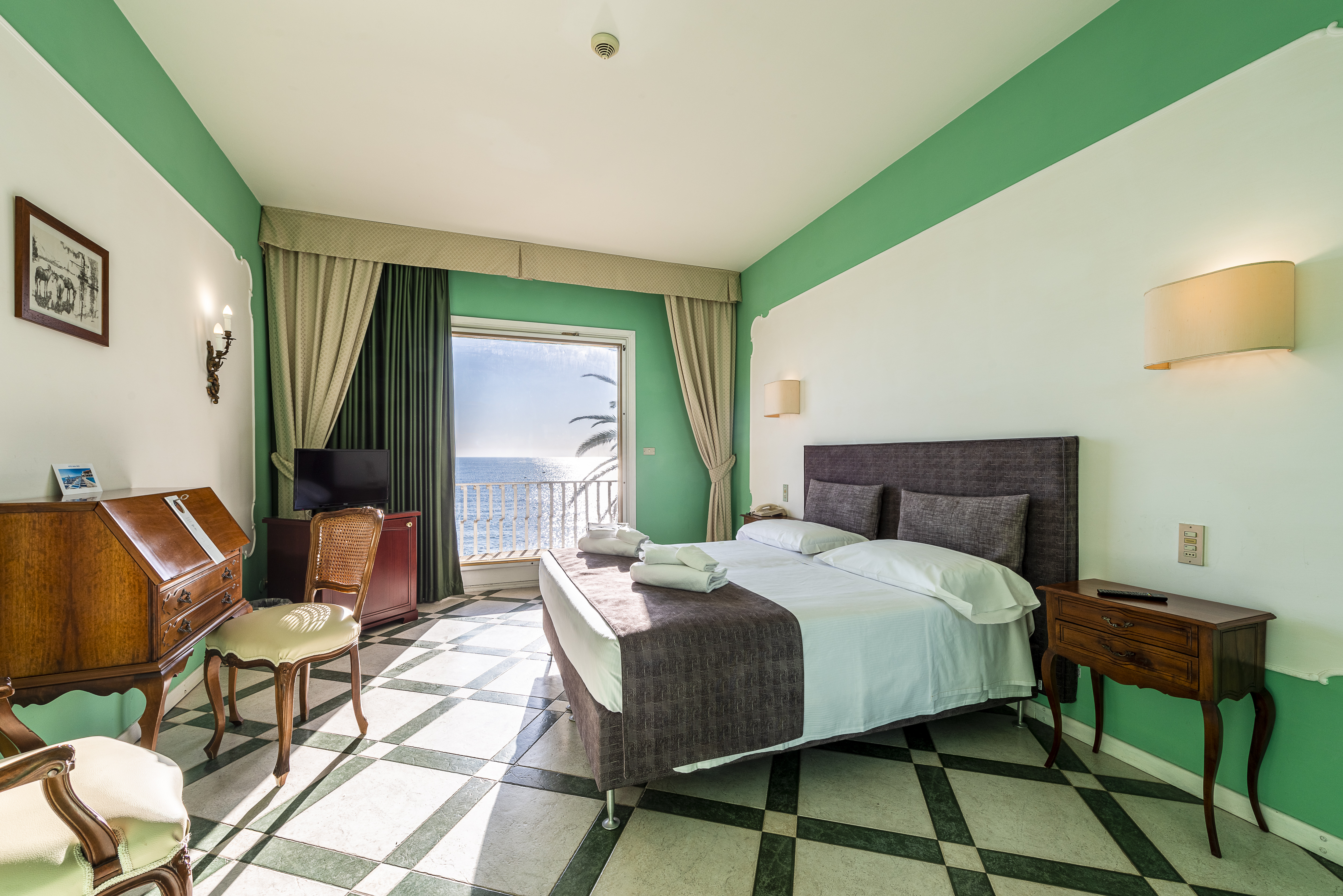 Double Superior Side Sea View