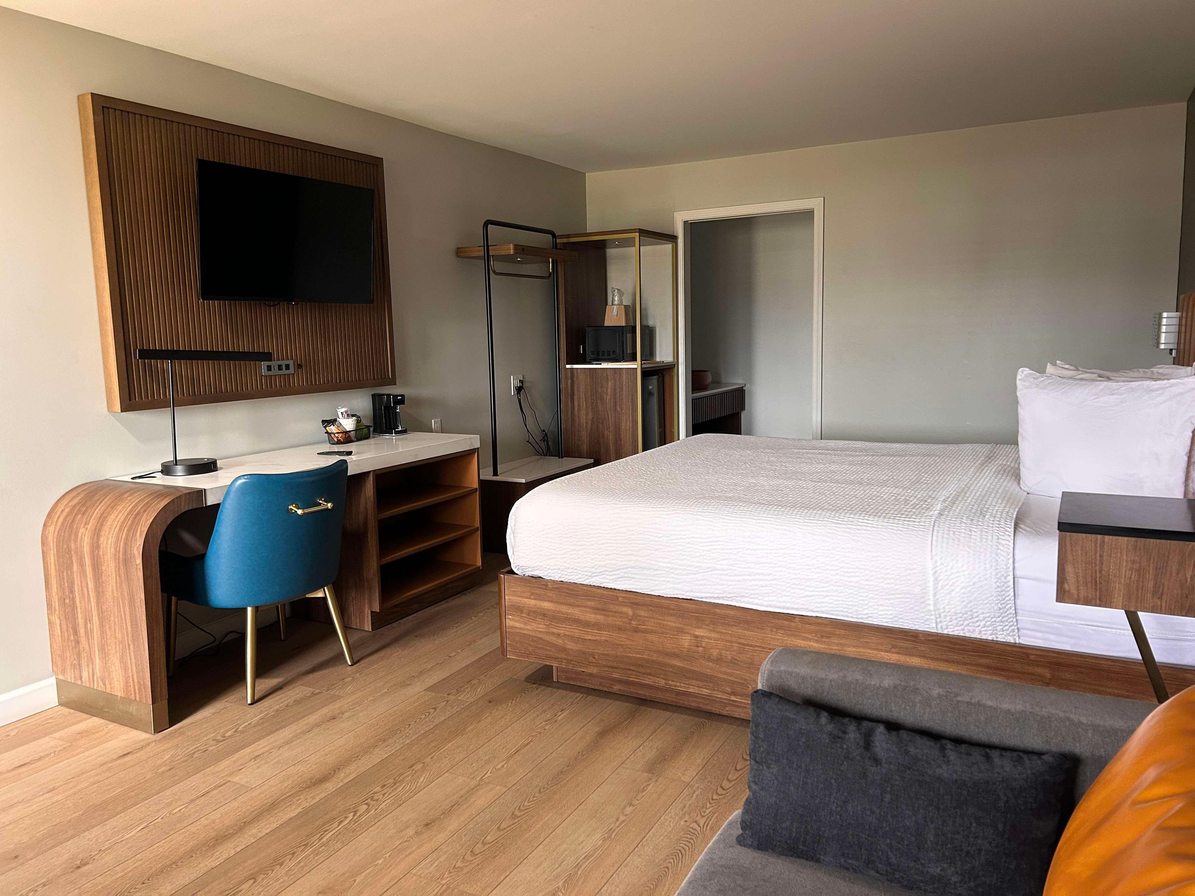 Double King Size Bed