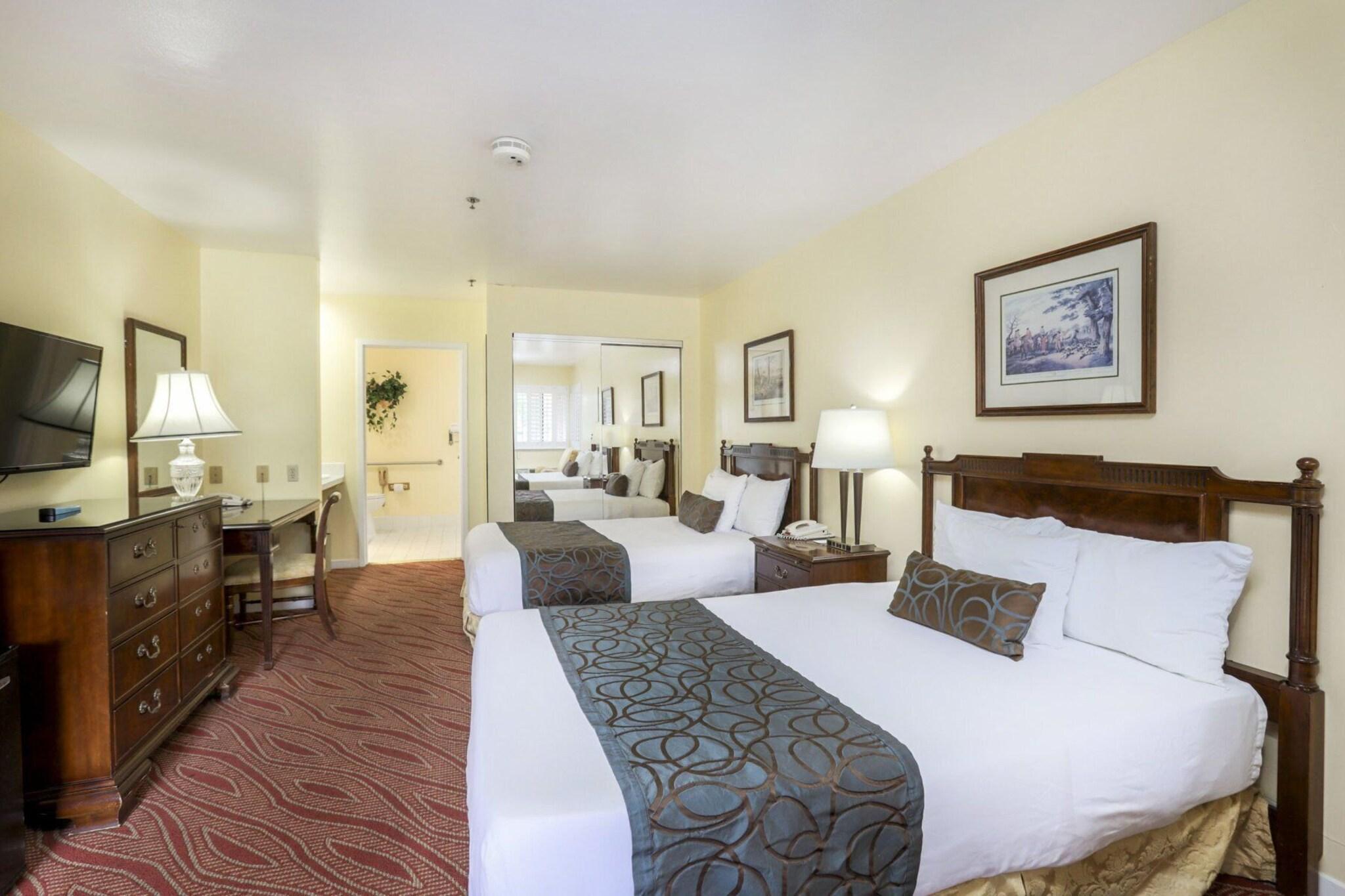 Double Deluxe Two Double Beds