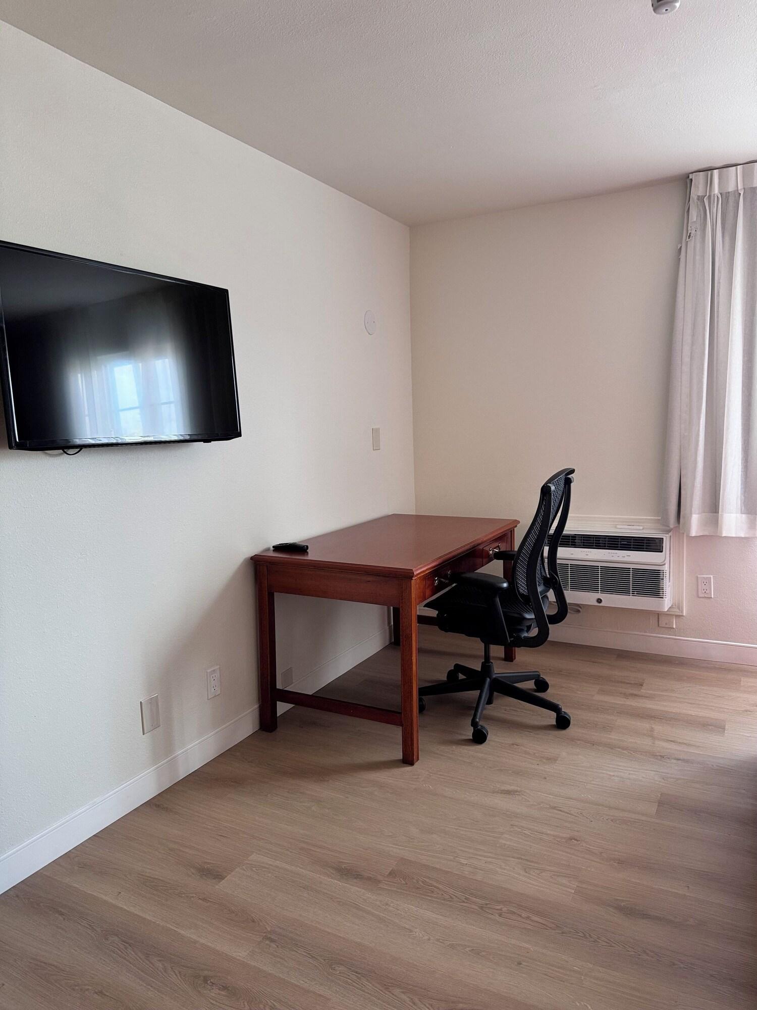 Double King Bed Non Smoking