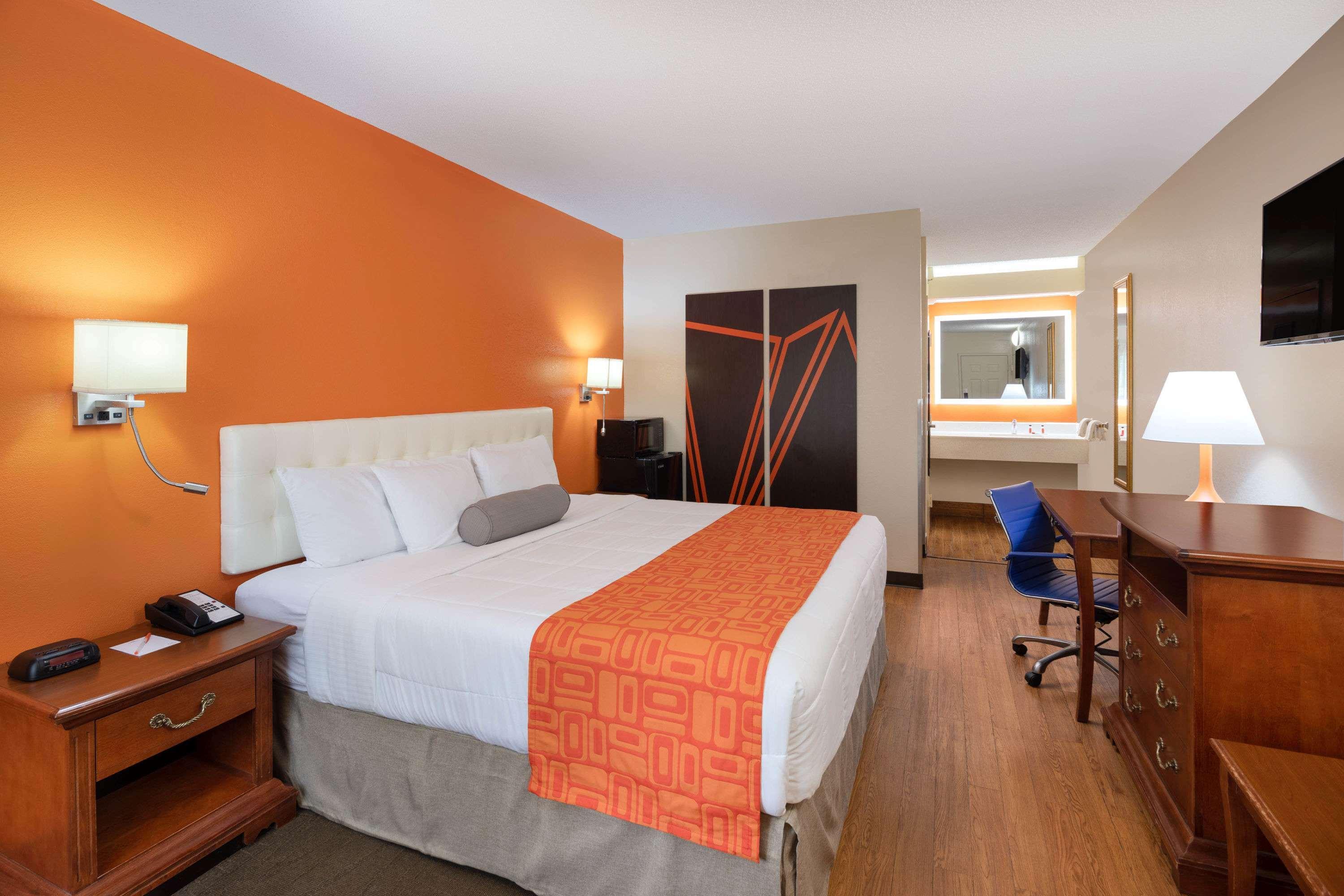 Double King Bed Non Smoking