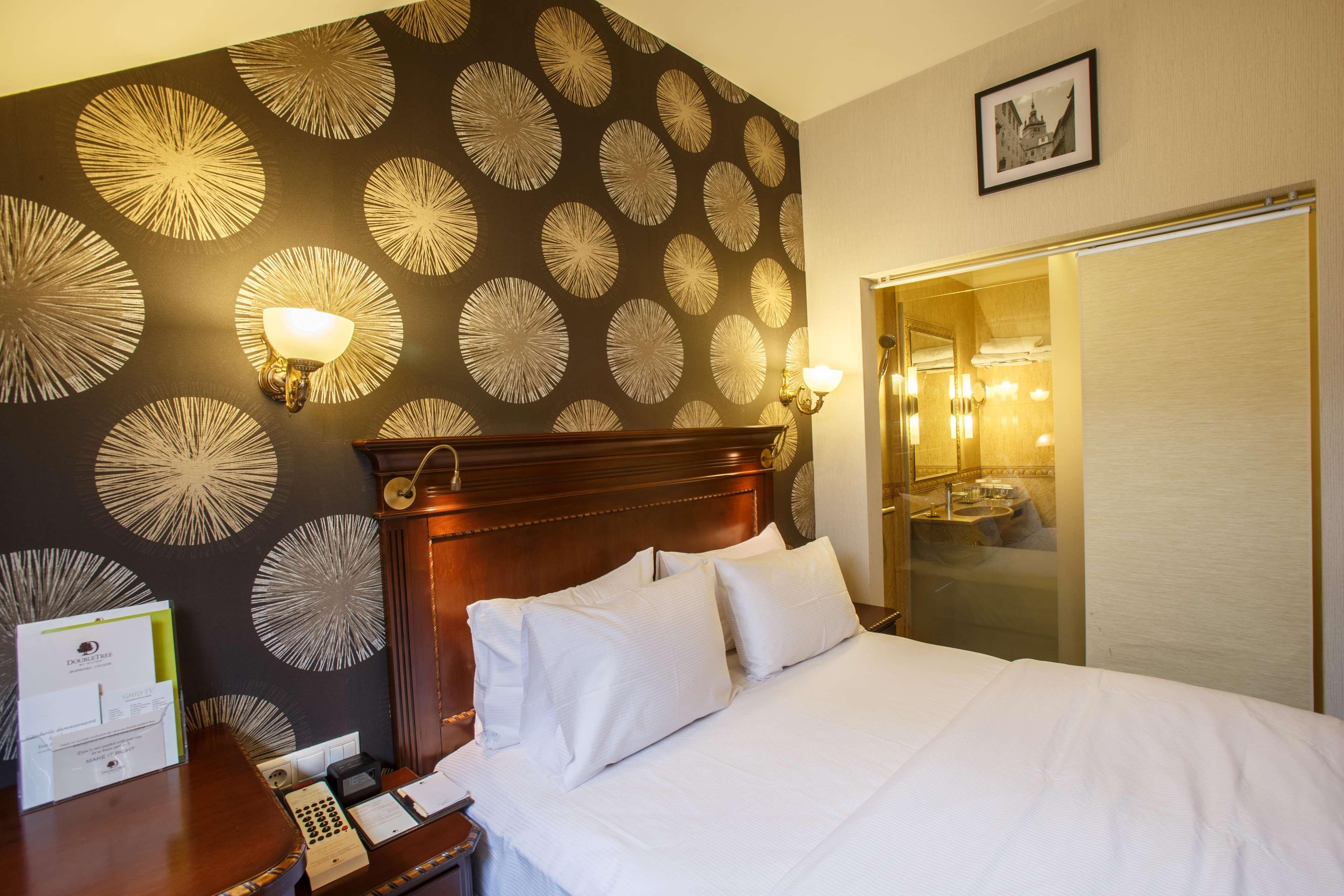 Double Guest Room Queen Bed