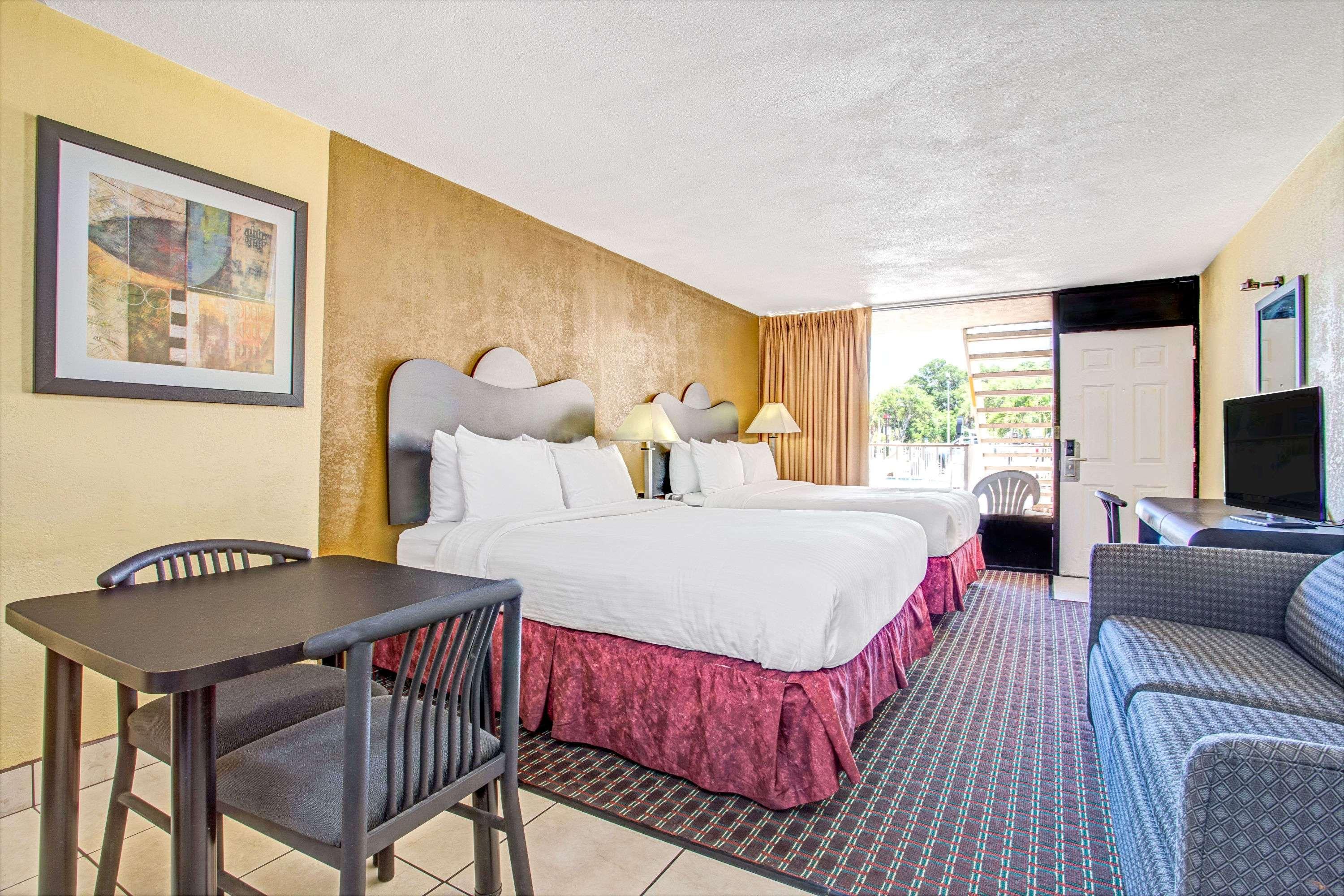 Double King Bed Non Smoking