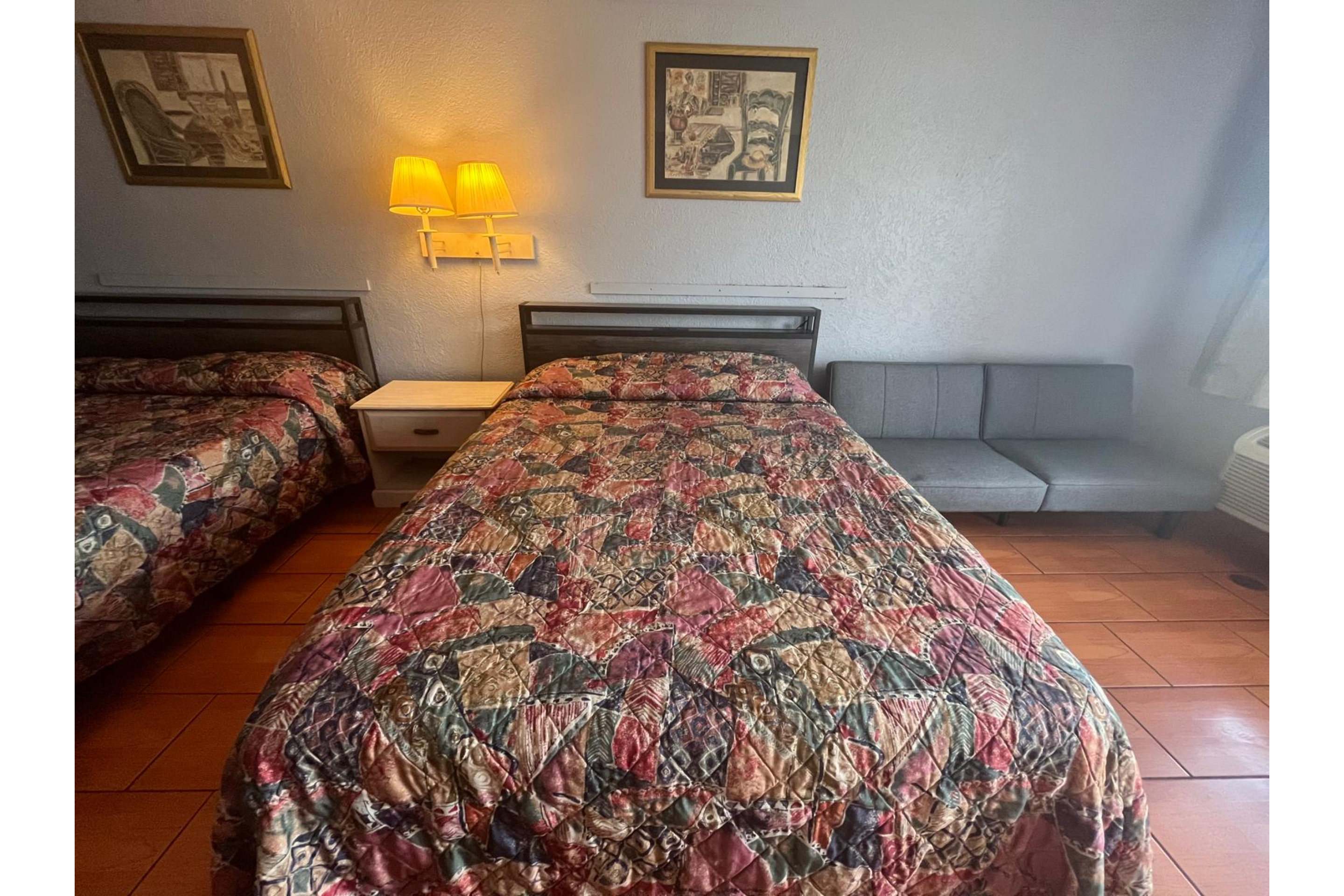 Quadruple Two Queen Beds Non Smoking