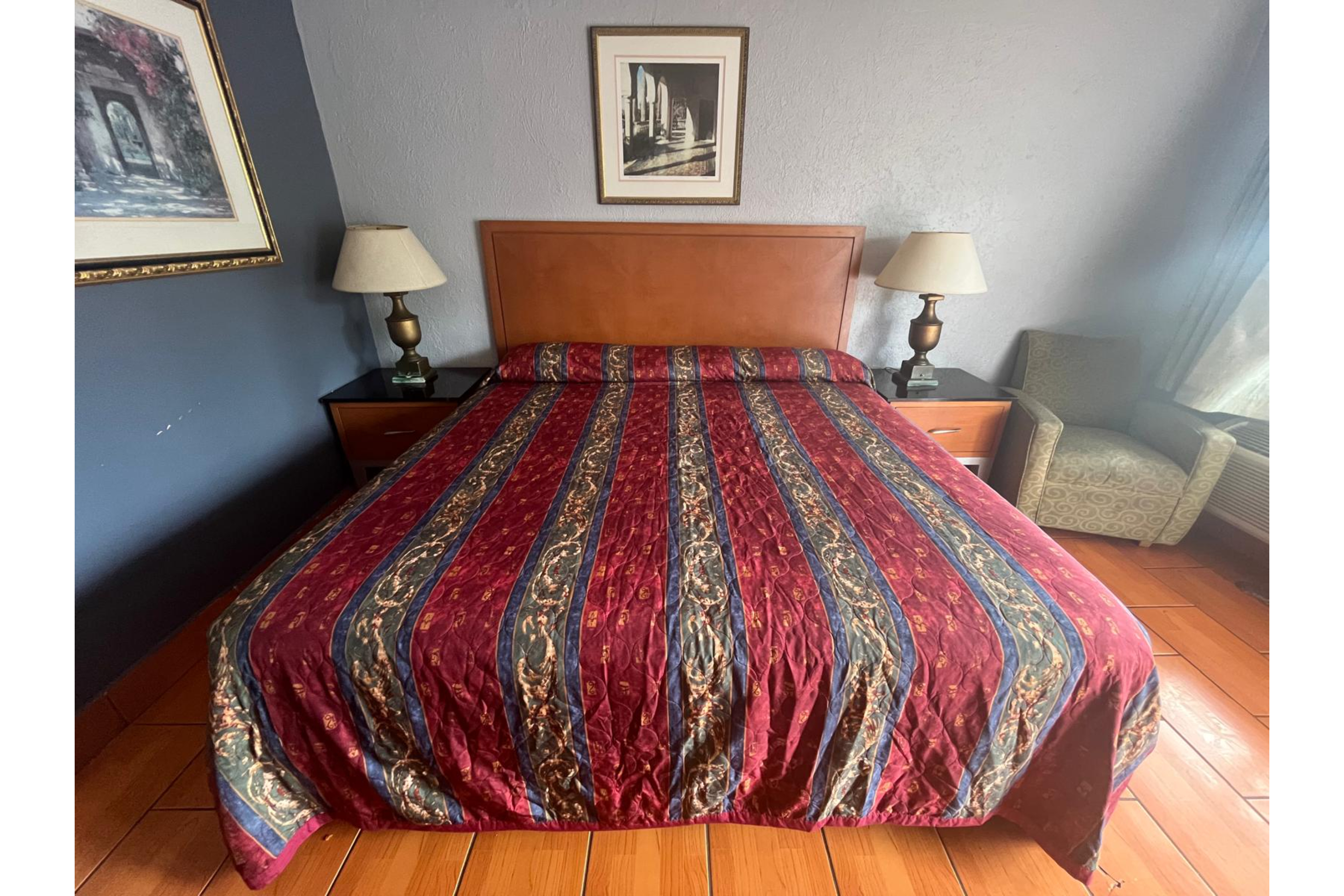 Room King Bed Non Smoking