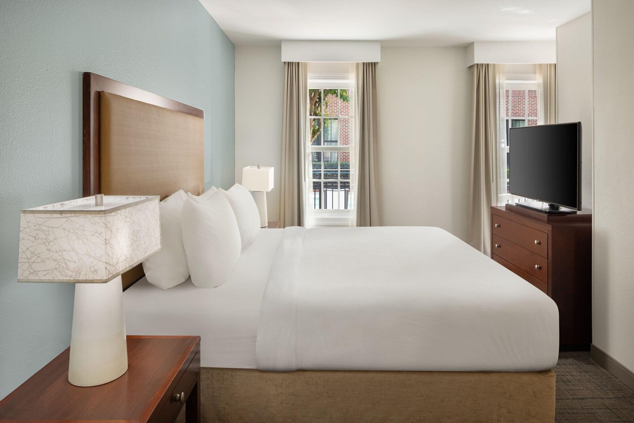 Studio King Size Bed