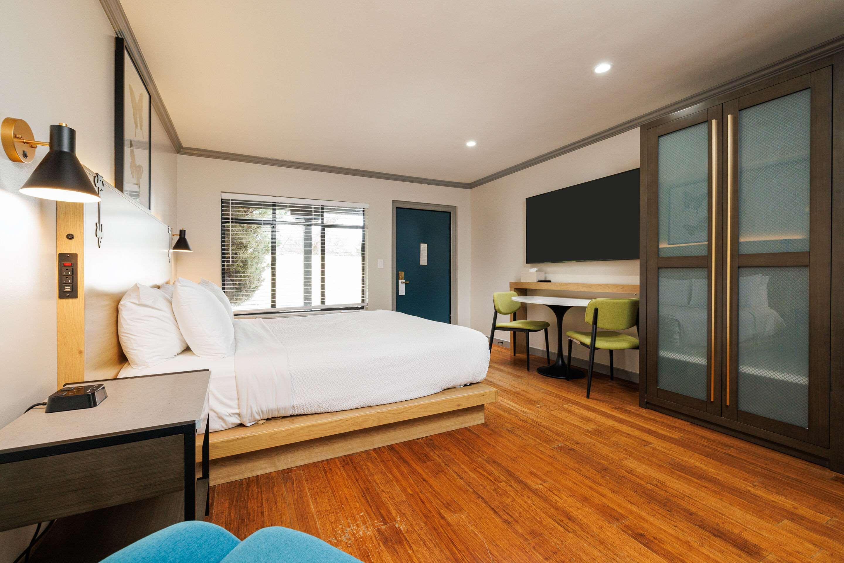 Double King Bed Non Smoking