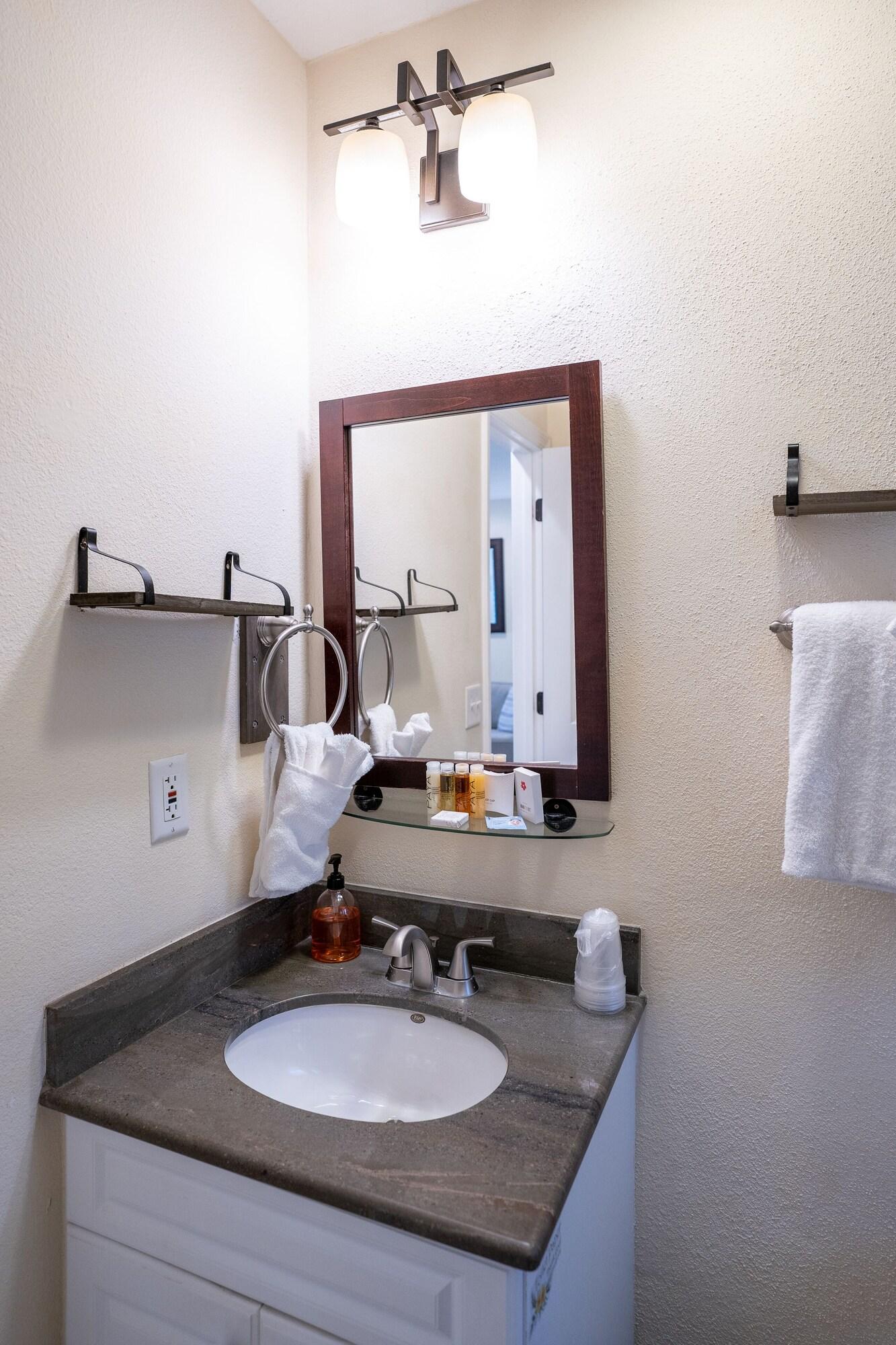 Studio Premium King Bed