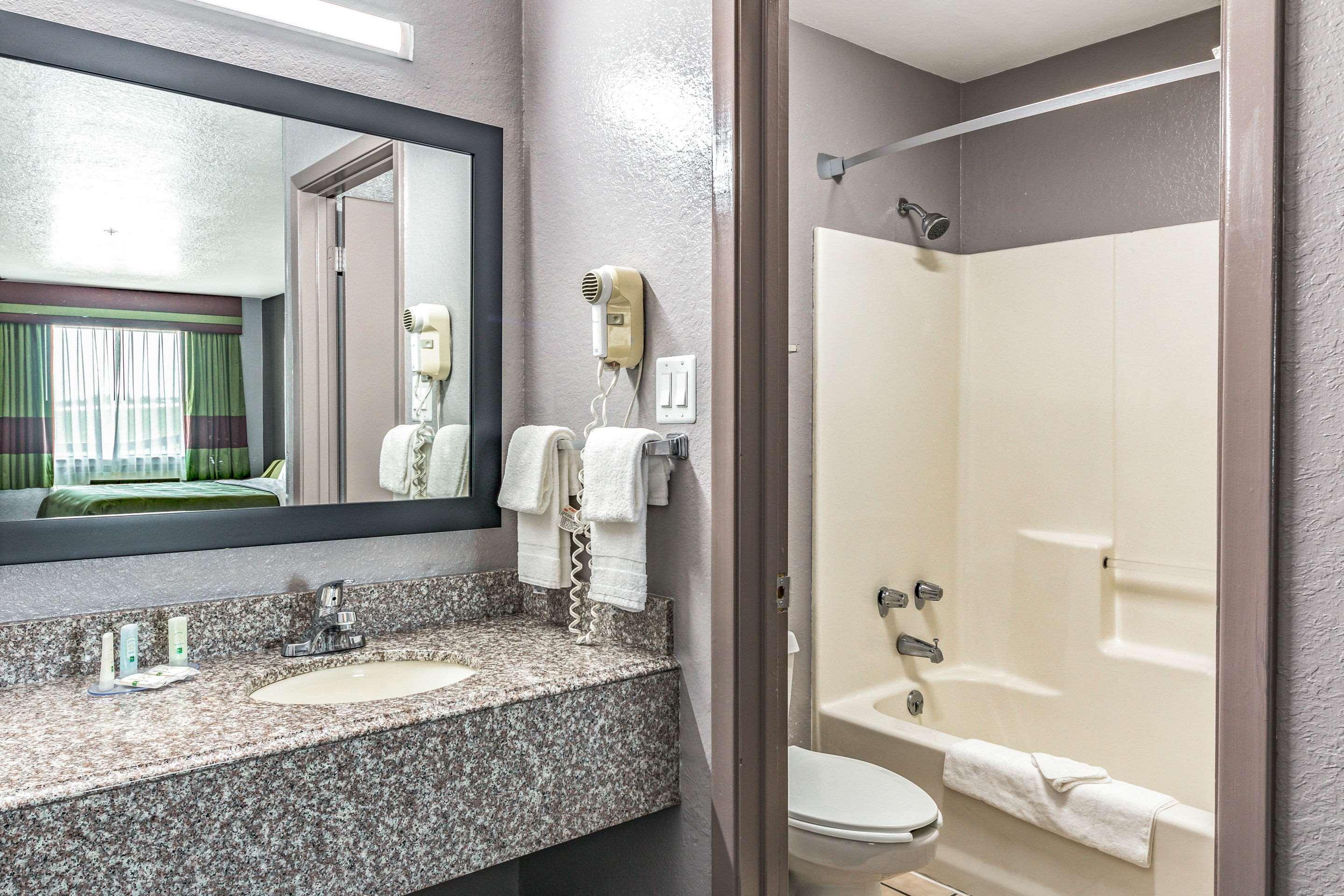 Quadruple Two Queen Beds